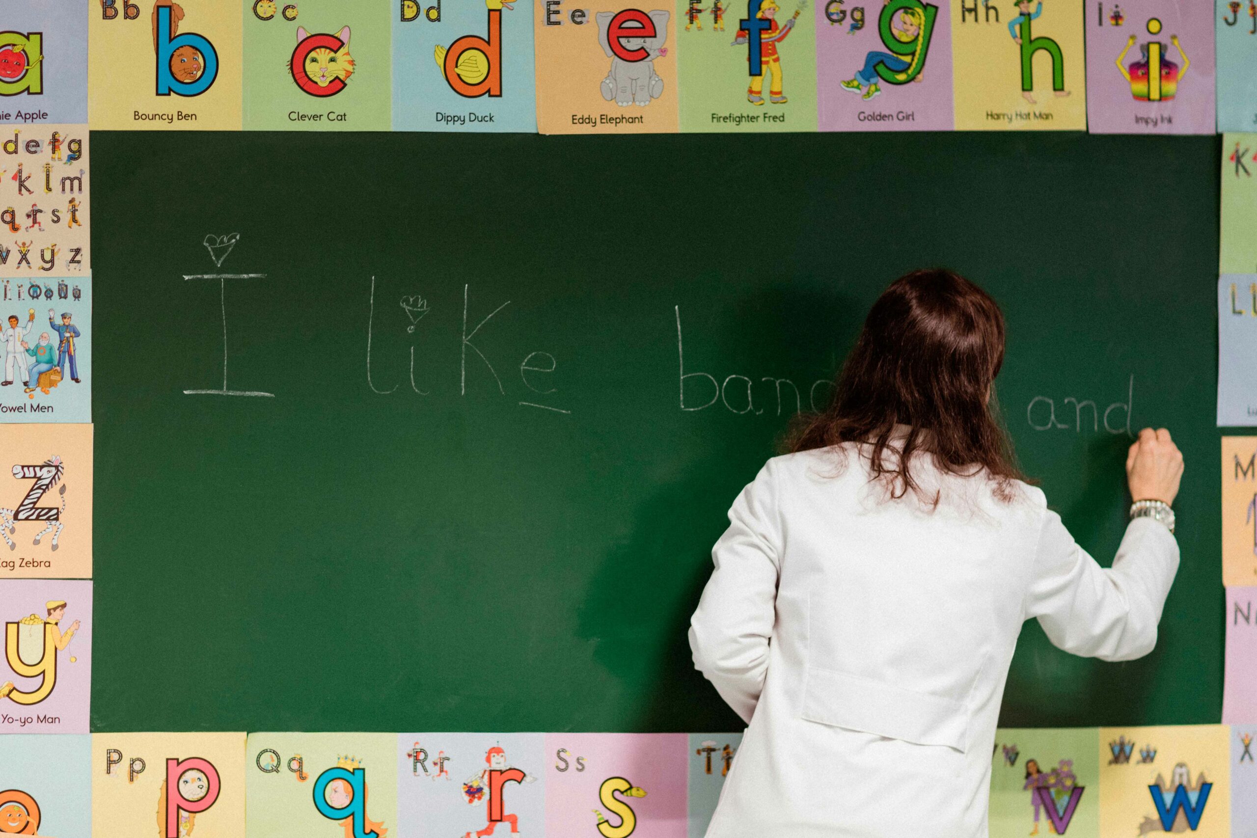 Aprender idiomas jugando: La inmersión Lingüística en la Escuela Infantil