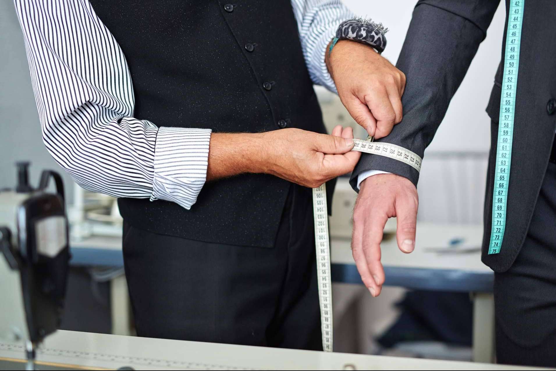 Sastrería Gentleman ofrece exclusividad en trajes a medida