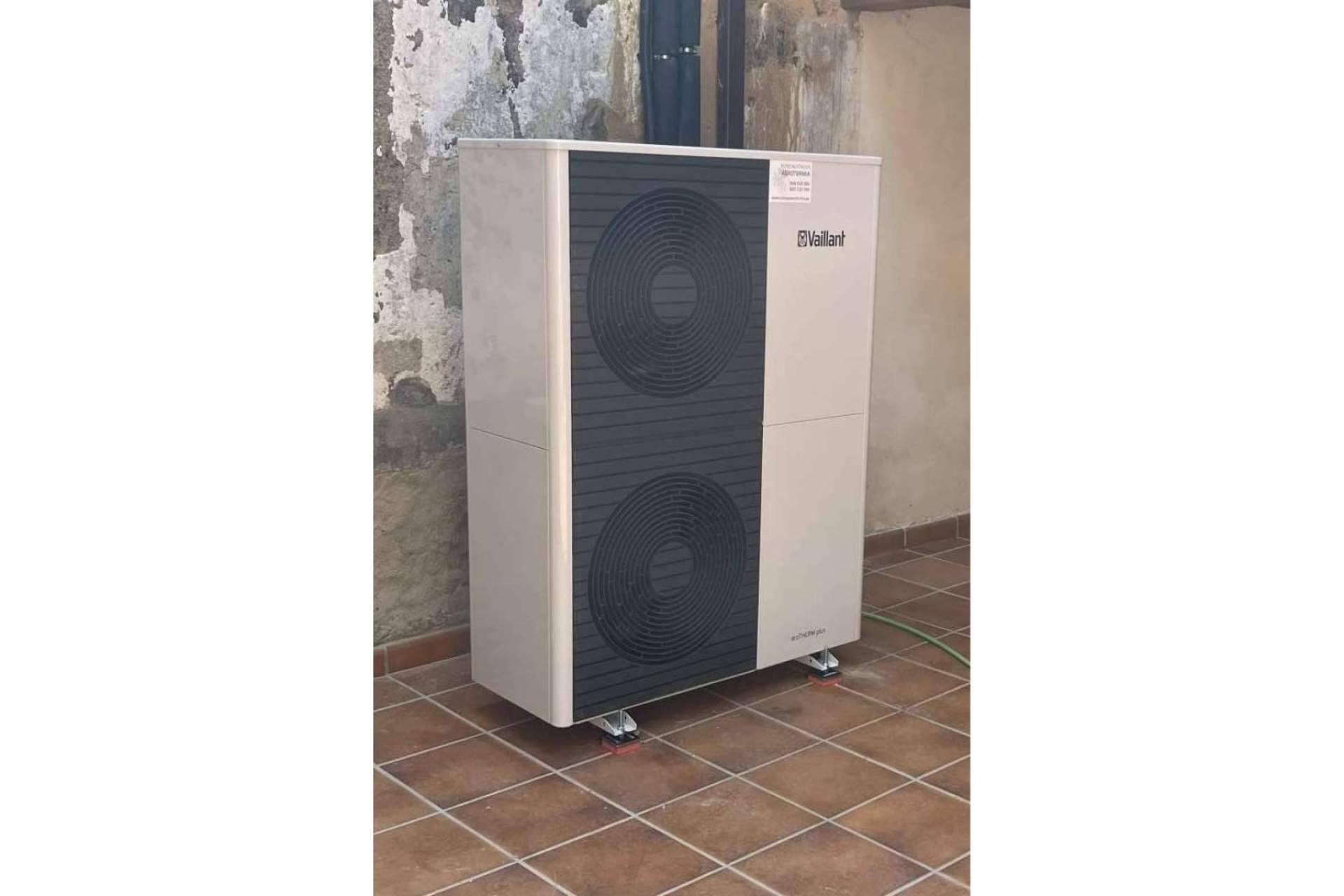 Clima y Aerotermia permite sustituir caldera antigua sin cambiar radiadores con Aerotermia Vaillant de R290