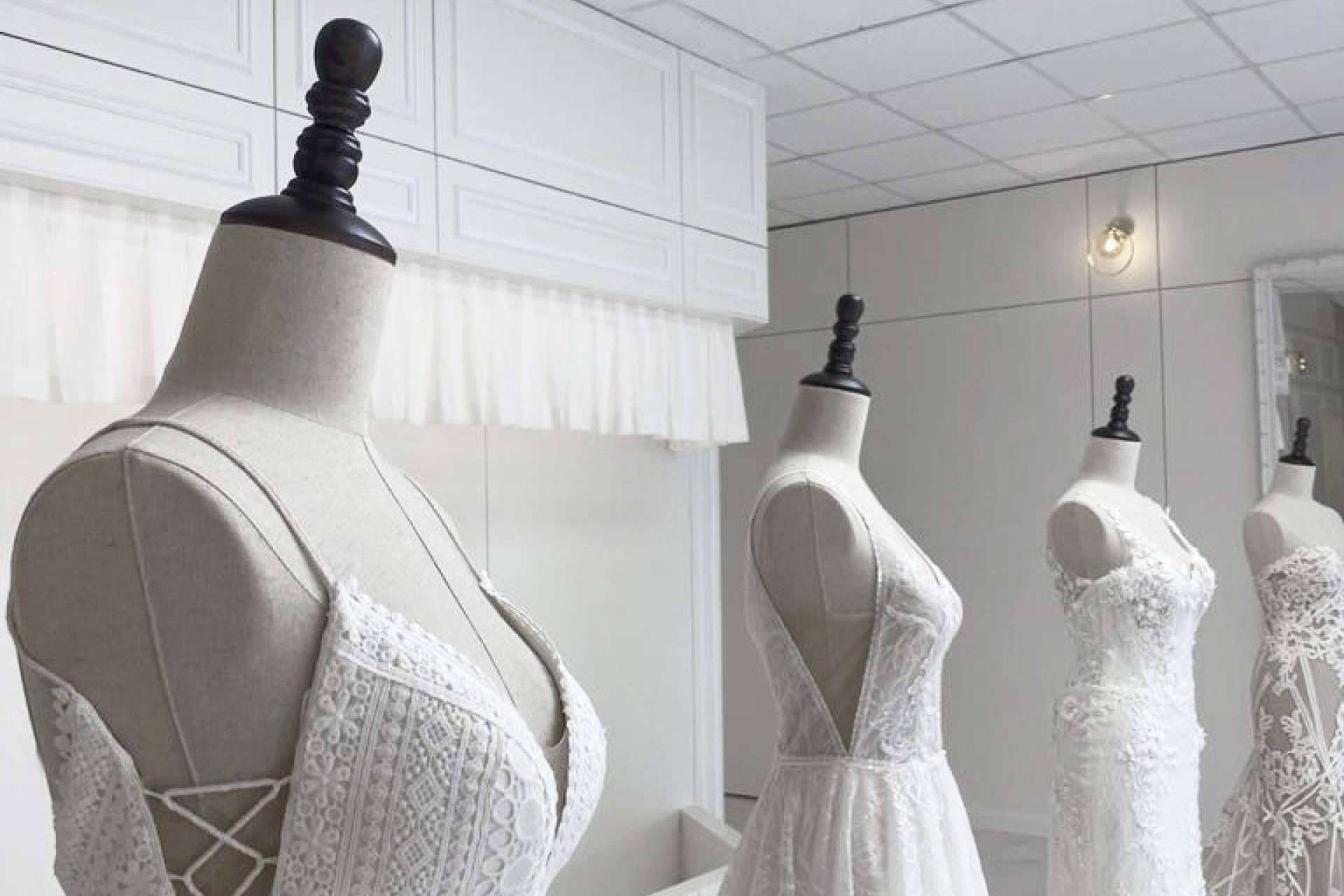 Atelier de Bodas abre una nueva tienda de vestidos de novia y trajes de novio en Valencia