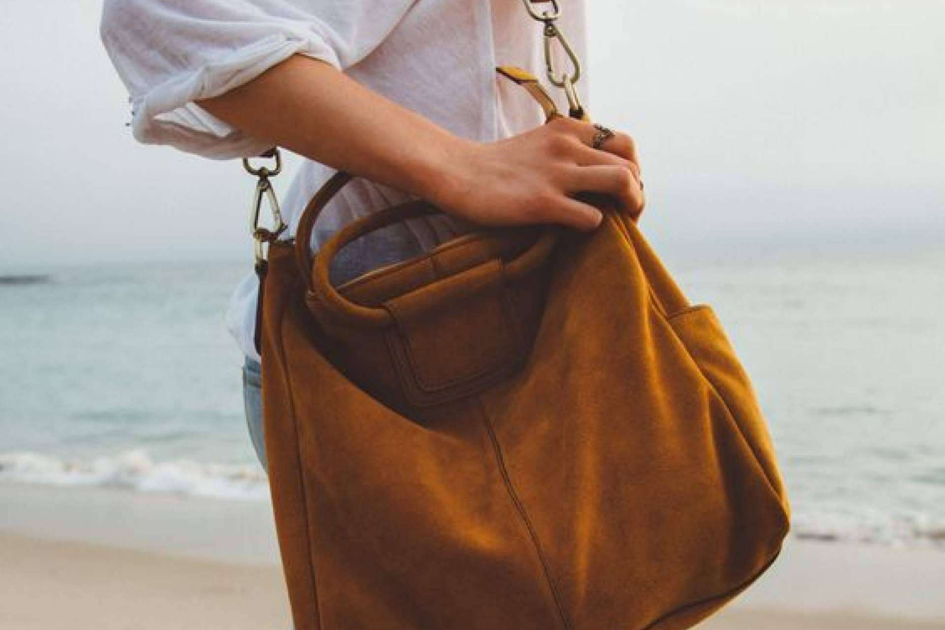 Lola Amara destaca por la elegancia y originalidad de sus bolsos de piel