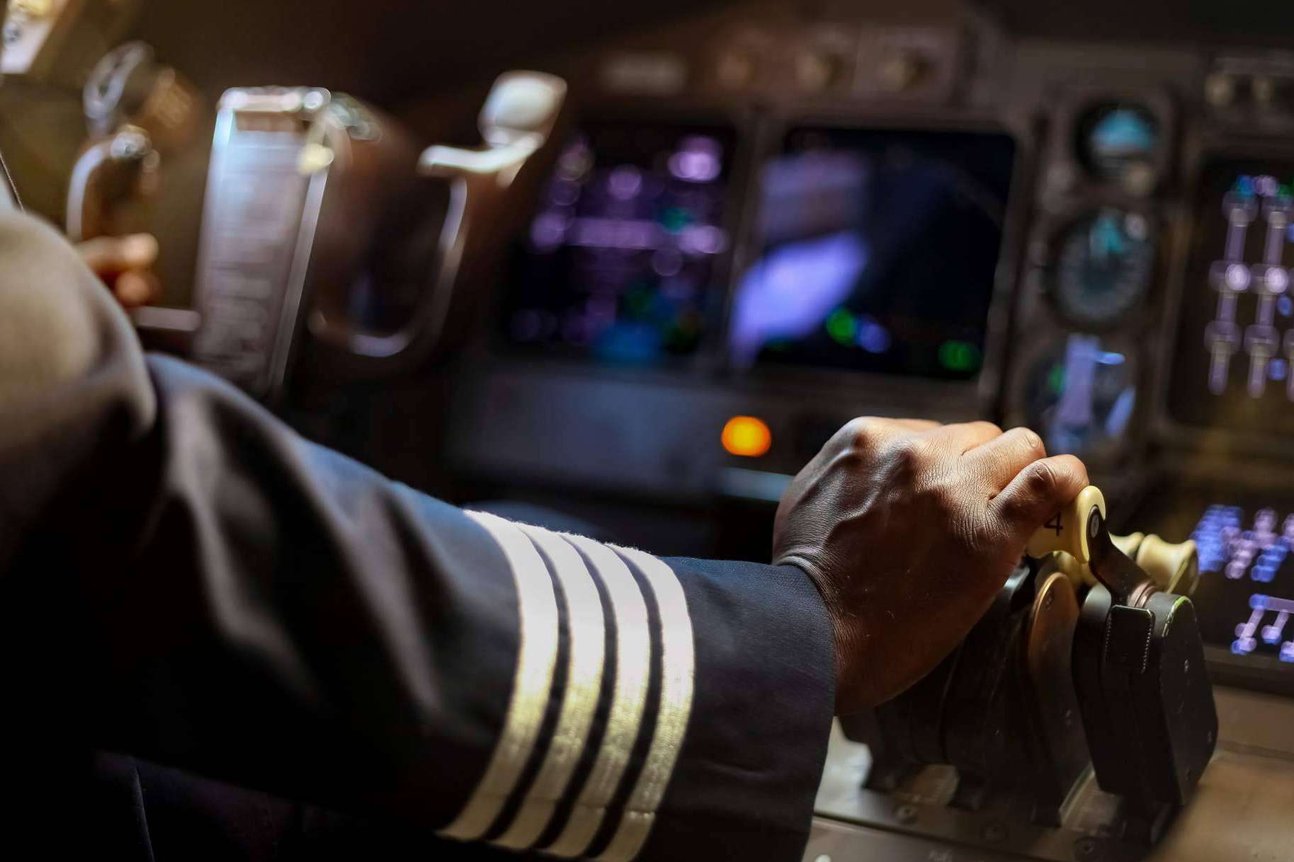 La empresa Leonavia imparte un curso de piloto privado avalado por la Agencia Estatal de Seguridad Aérea de España