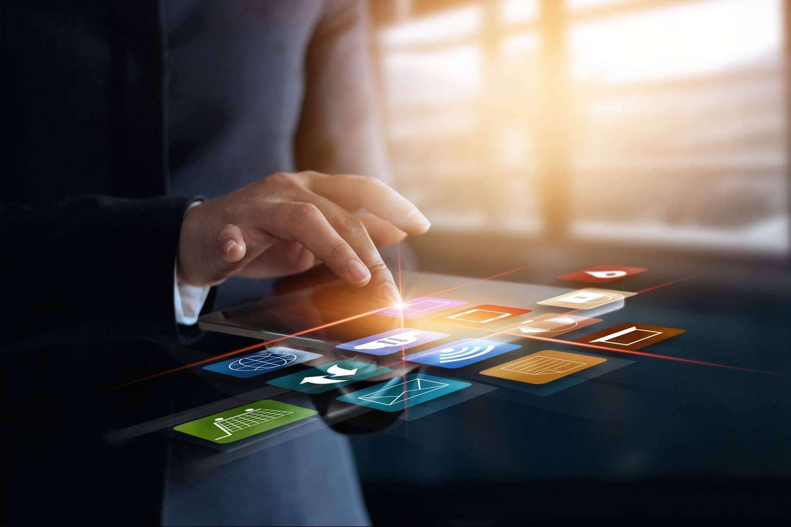 Alex1Kenobi presenta una mentoría empresarial para poder escalar con un negocio digital