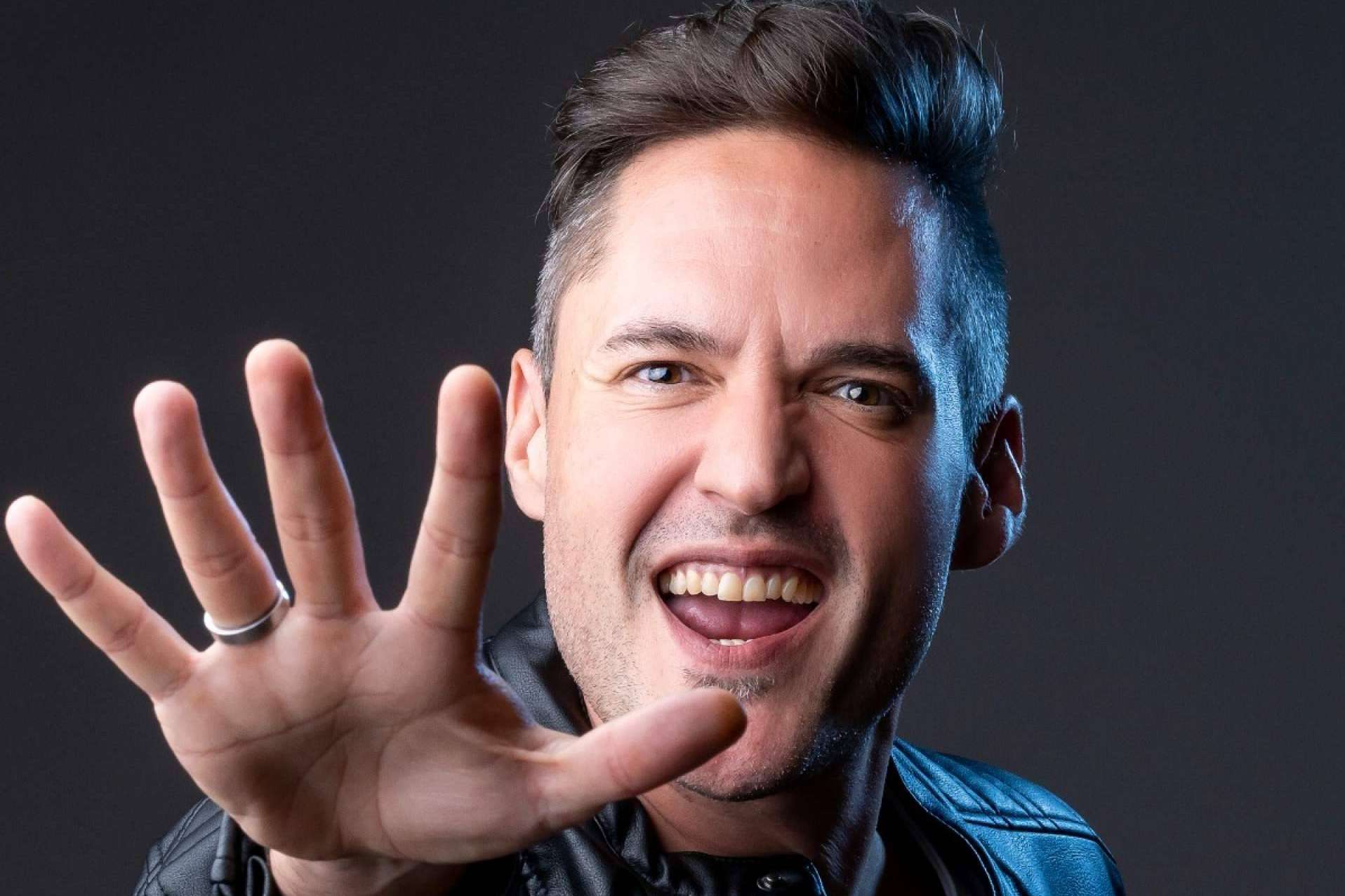 El DJ Iván Jiménez diversifica su carrera musical con el tema Lay me Down