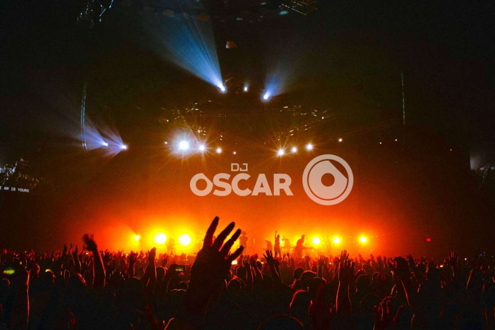 DJ Oscar con su música electrónica ha llegado a miles de personas