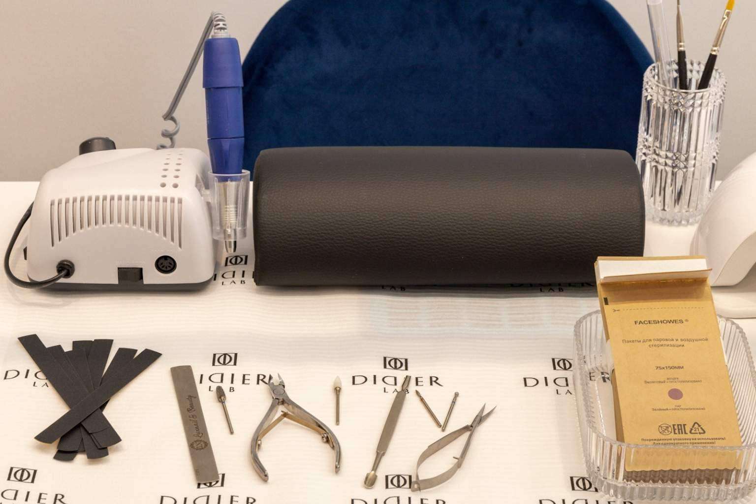 La importancia de una correcta esterilización de los instrumentos de trabajo para hacer la manicura, por LuxNail&Beauty