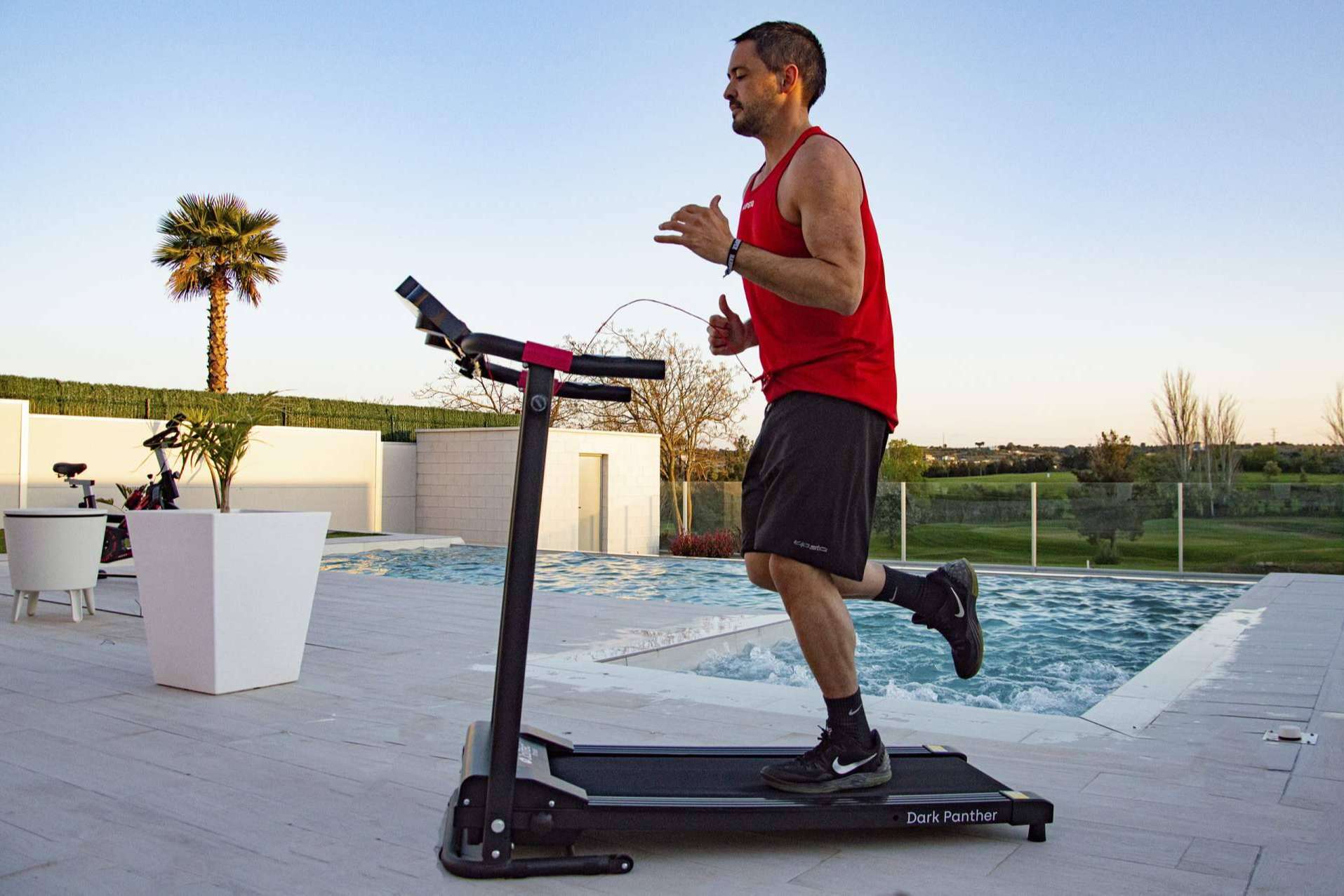 Cintas de correr y bicicletas de spinning para entrenar en casa con Jolitec