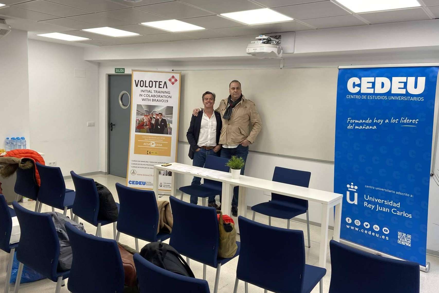 La oportunidad de negocio en expansión que ofrece la escuela de auxiliares de vuelo Bravo19