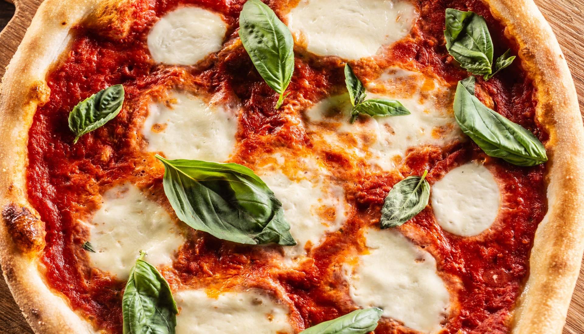 Sabor único y tradicional en las pizzas de Mozzarella & Basilico