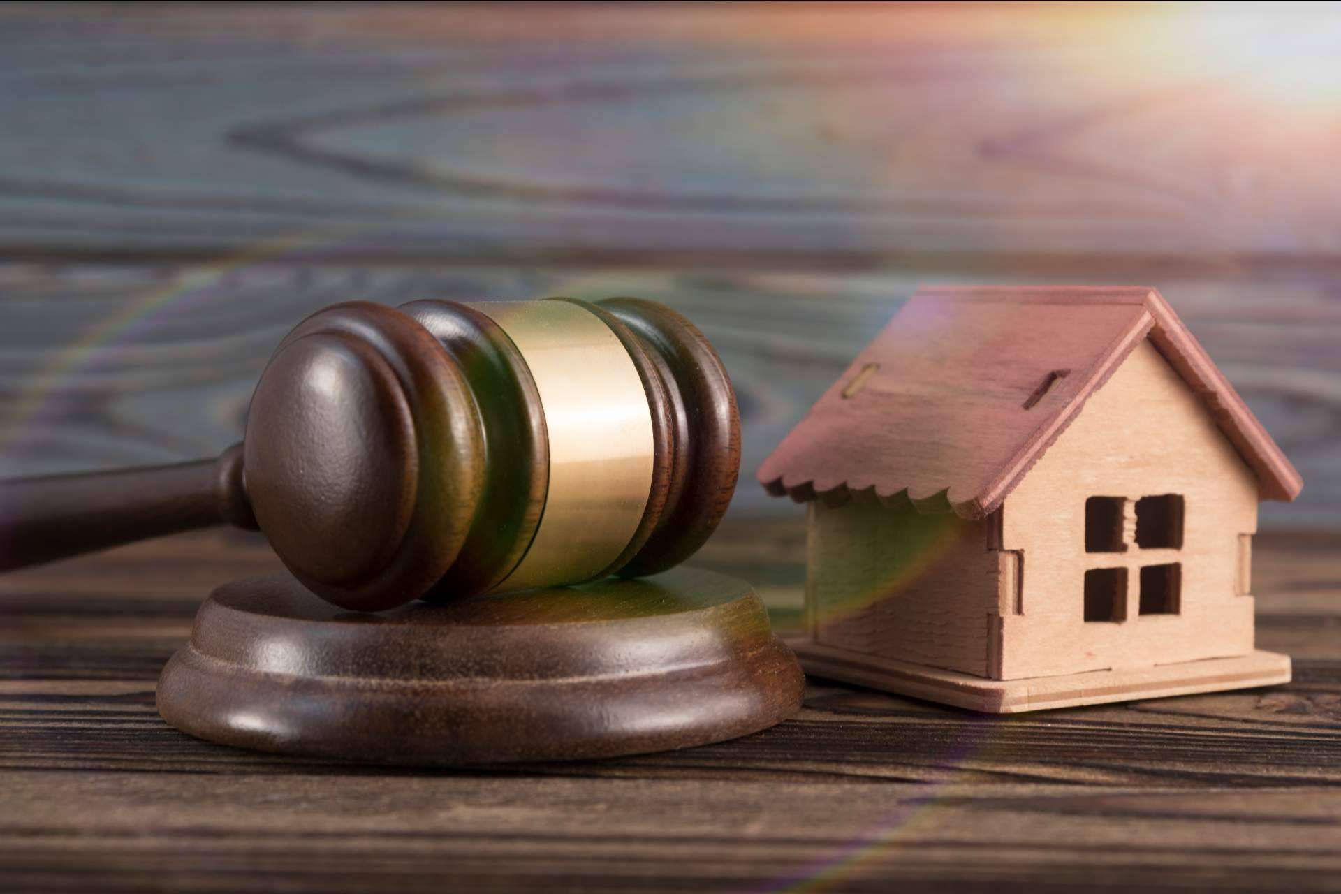 El despacho de abogados en Alicante de Carlos Baño León se especializa en derecho inmobiliario