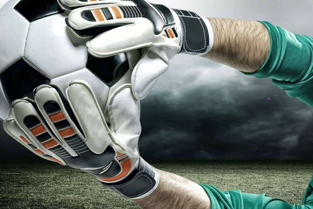 Los guantes de porteros de las mejores marcas en Soccerfactory