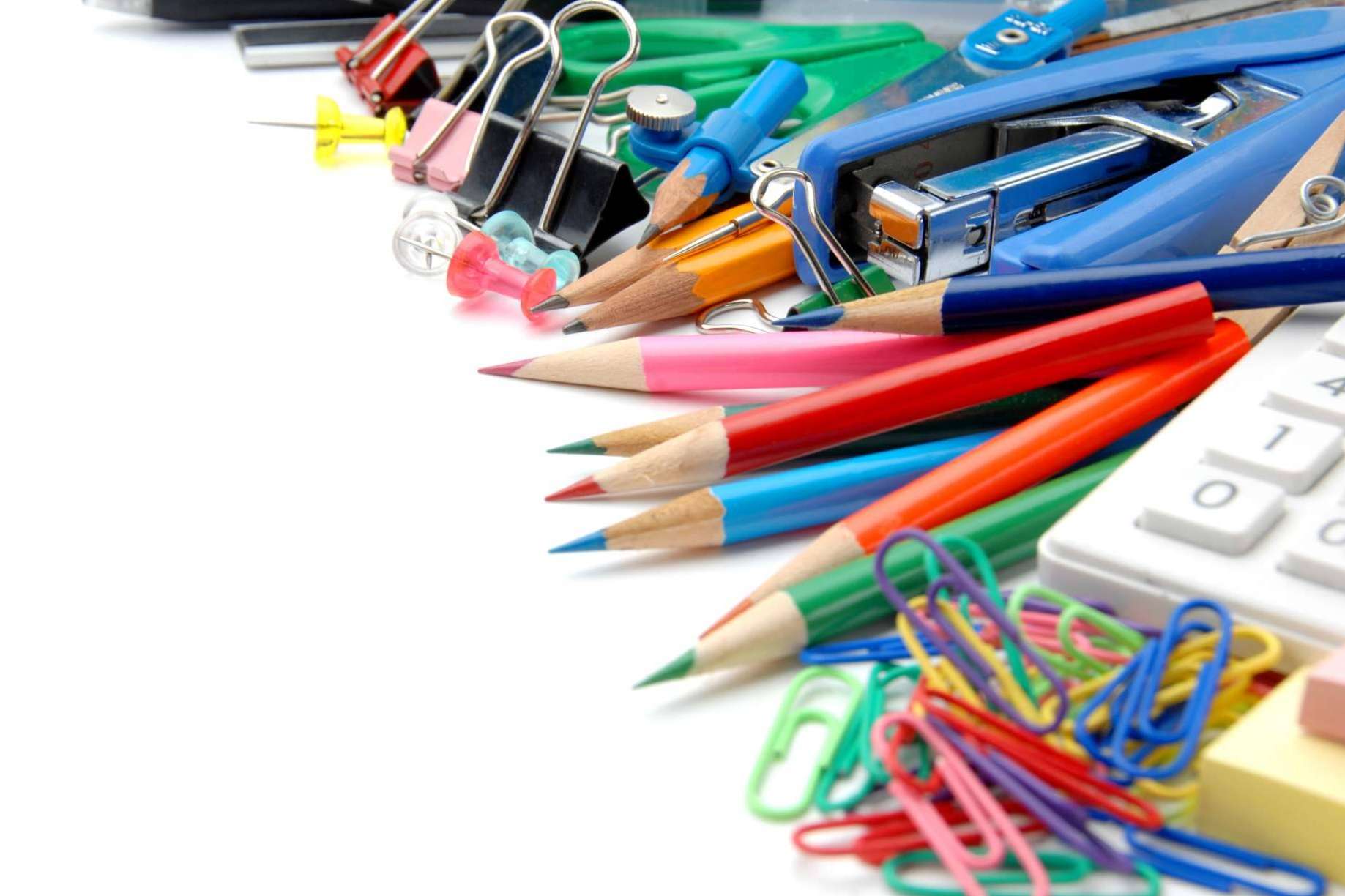 Adquirir todos los productos de papelería en el mismo espacio, una de las múltiples ventajas de Material Escolar