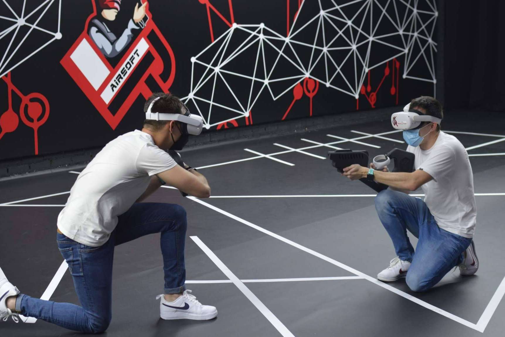 La apertura de un nuevo centro de realidad virtual de VR Airsoft en el Centro Comercial Oasiz