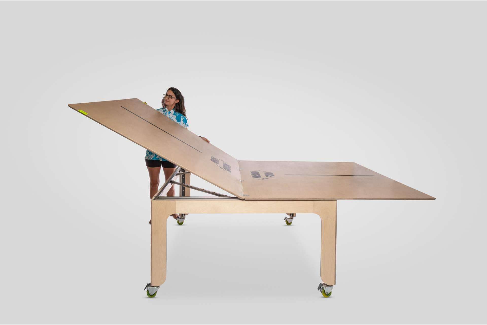 Una mesa de Ping Pong plegable con actitud de 'Skater ', ¿Qué es KEIGIO® PONG?