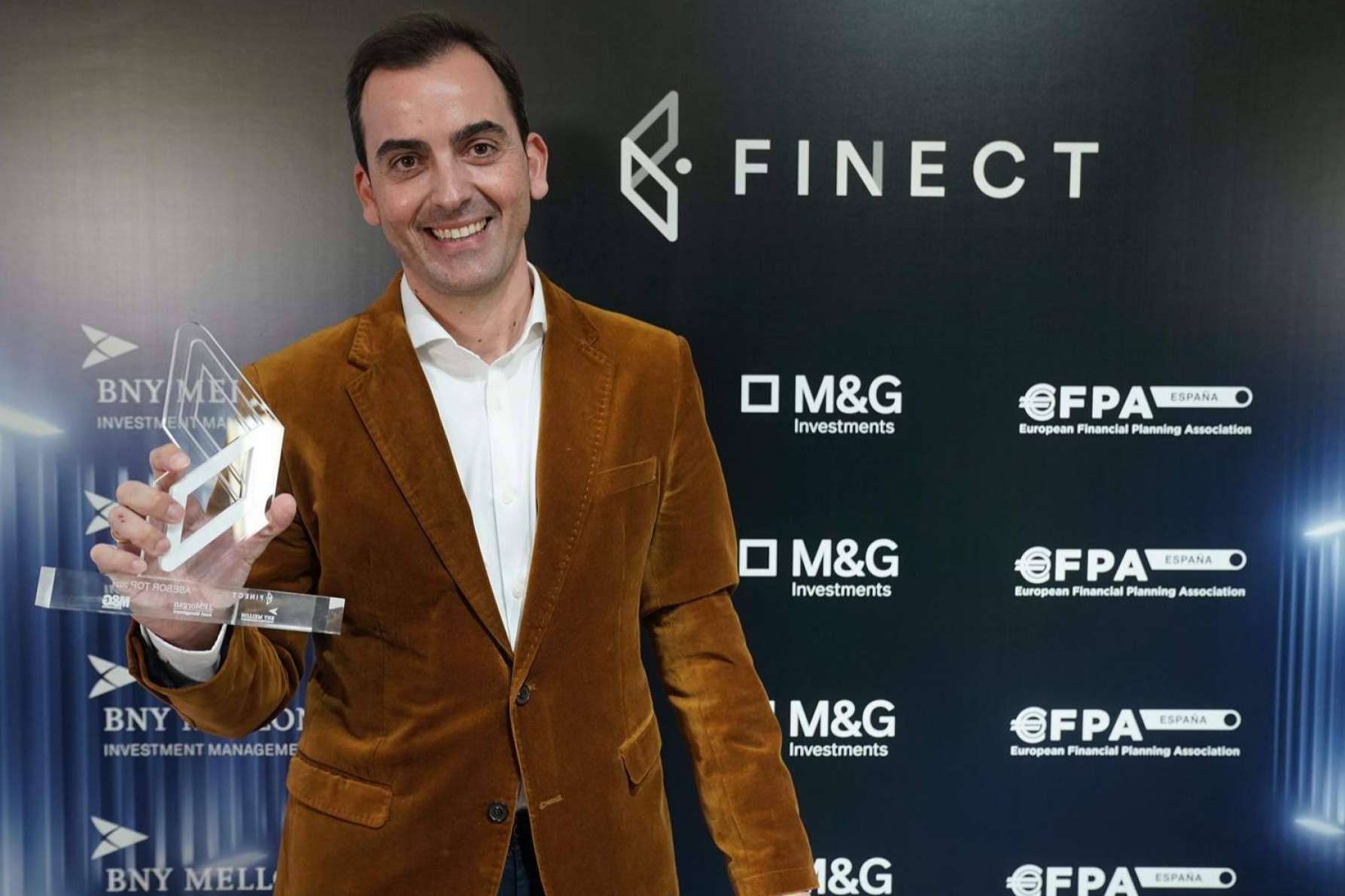 José Manuel Marín Cebrián ha recibido un reconocimiento por su éxito como asesor financiero de confianza