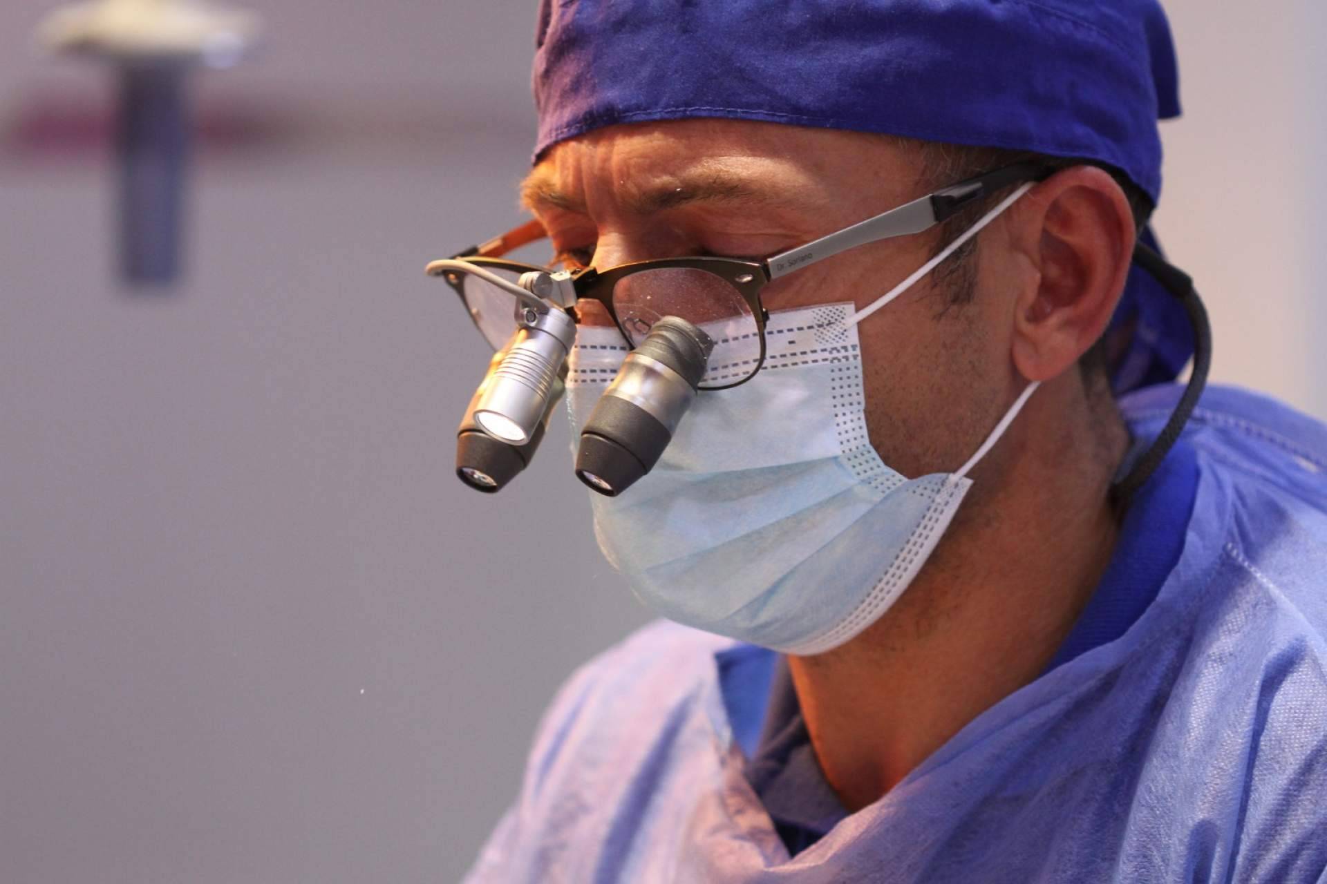 Los beneficios de los implantes dentales e implantes con dientes inmediatos, con el especialista Doctor Ismael Soriano