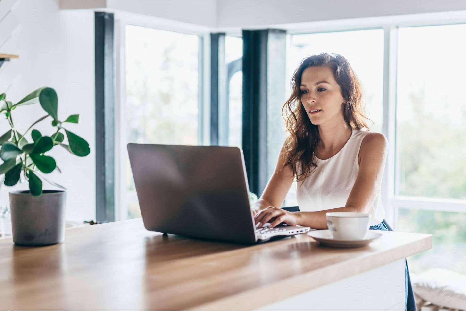 Empresas y trabajadores más felices gracias al teletrabajo, por DeskTime