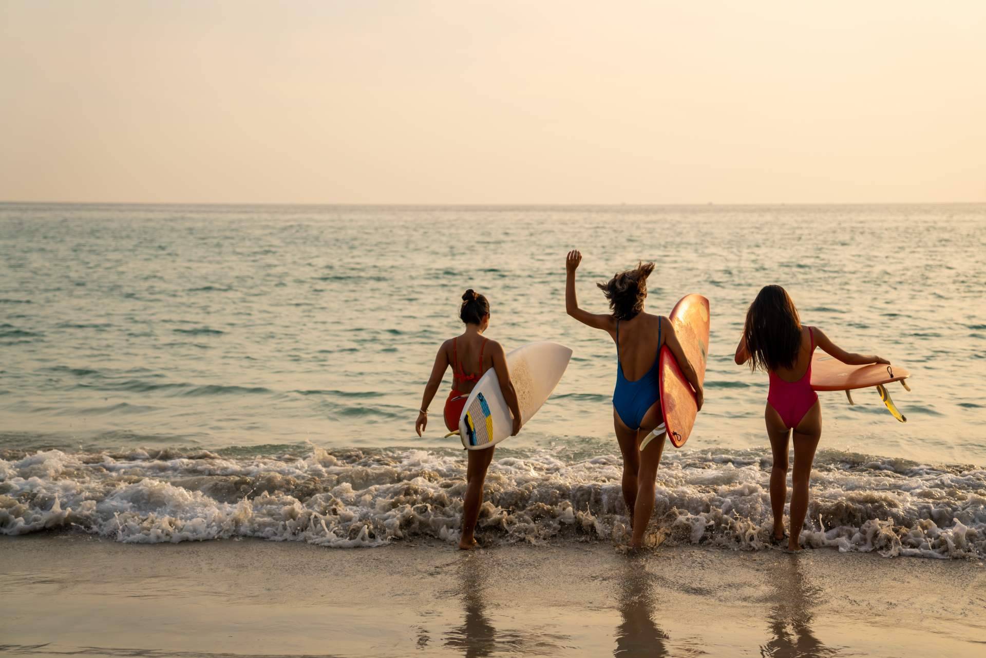 Watsay ofrece tablas de surf para profesionales y principiantes