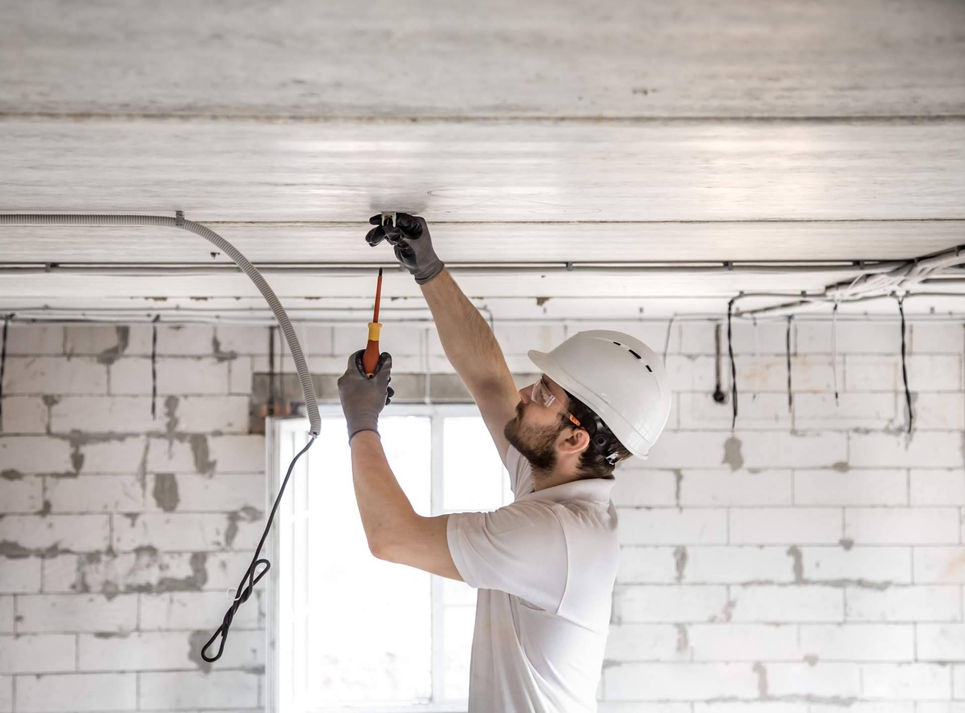 Ubilla Reformas Integrales cuenta con instaladores electricistas profesionales
