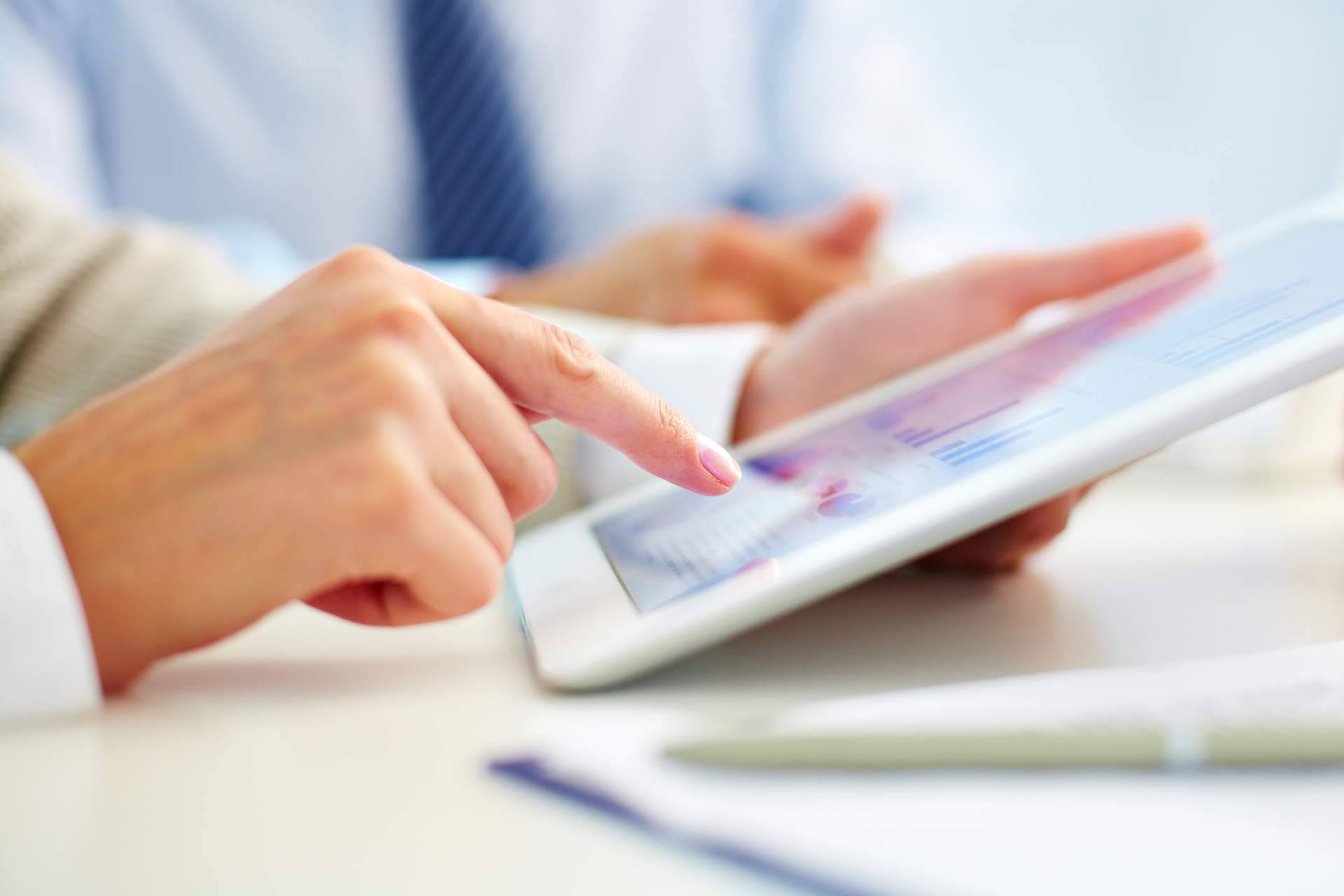 Tramitamos Tu Firma enumera los beneficios de obtener una firma digital