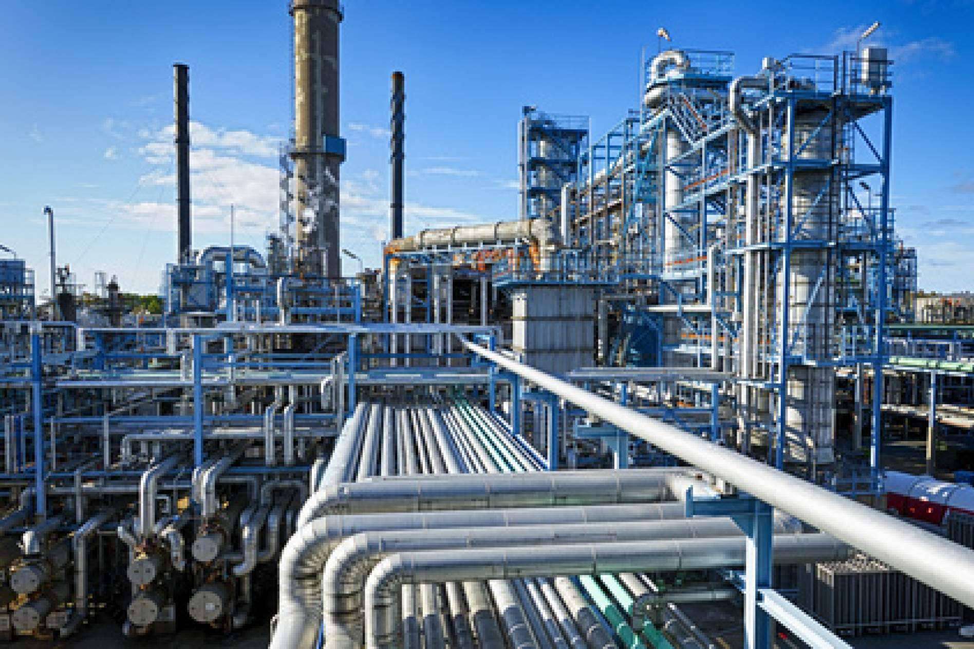 ¿Cómo capturar el CO2 de las refinerías y plantas químicas y emplearlo para fabricar nuevos combustibles?