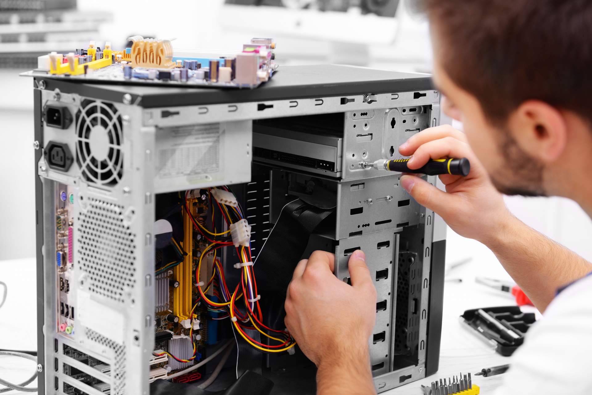 Reparar Ordenadores brinda un servicio técnico de reparación de ordenadores portátiles