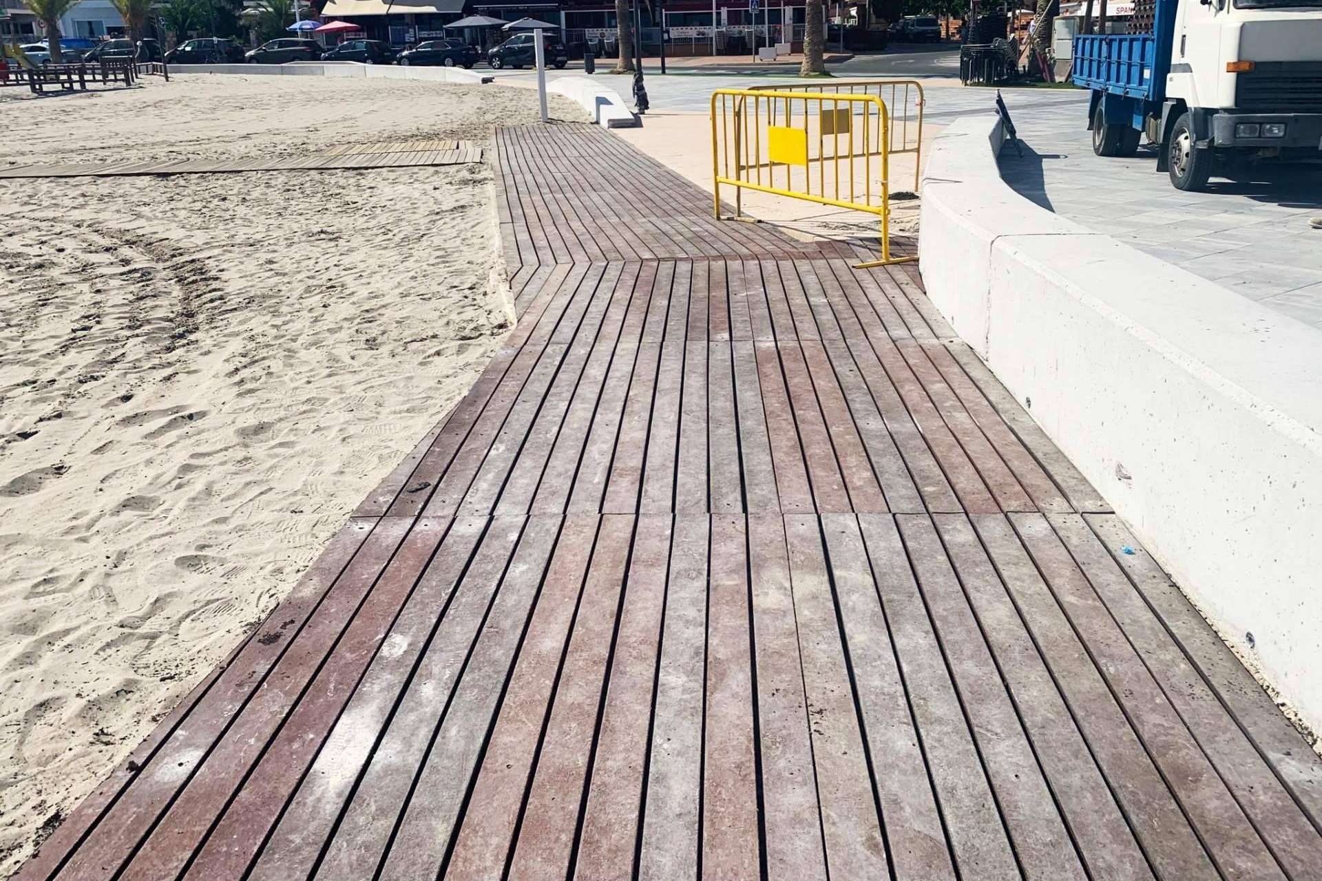 Las pasarelas de playa en Murcia son las últimas obras de éxito de GB Solutions