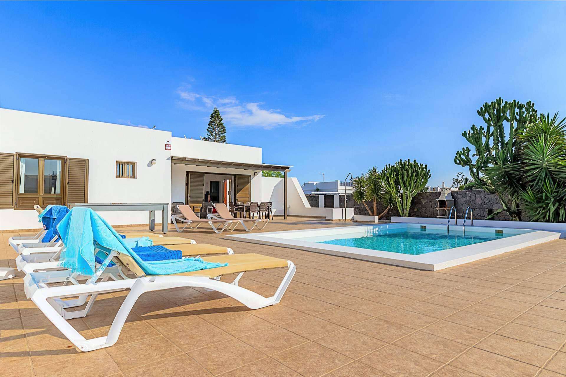 Alquiler de casas y apartamentos de vacaciones en Lanzarote y Tenerife de la mano de Rock Rentals