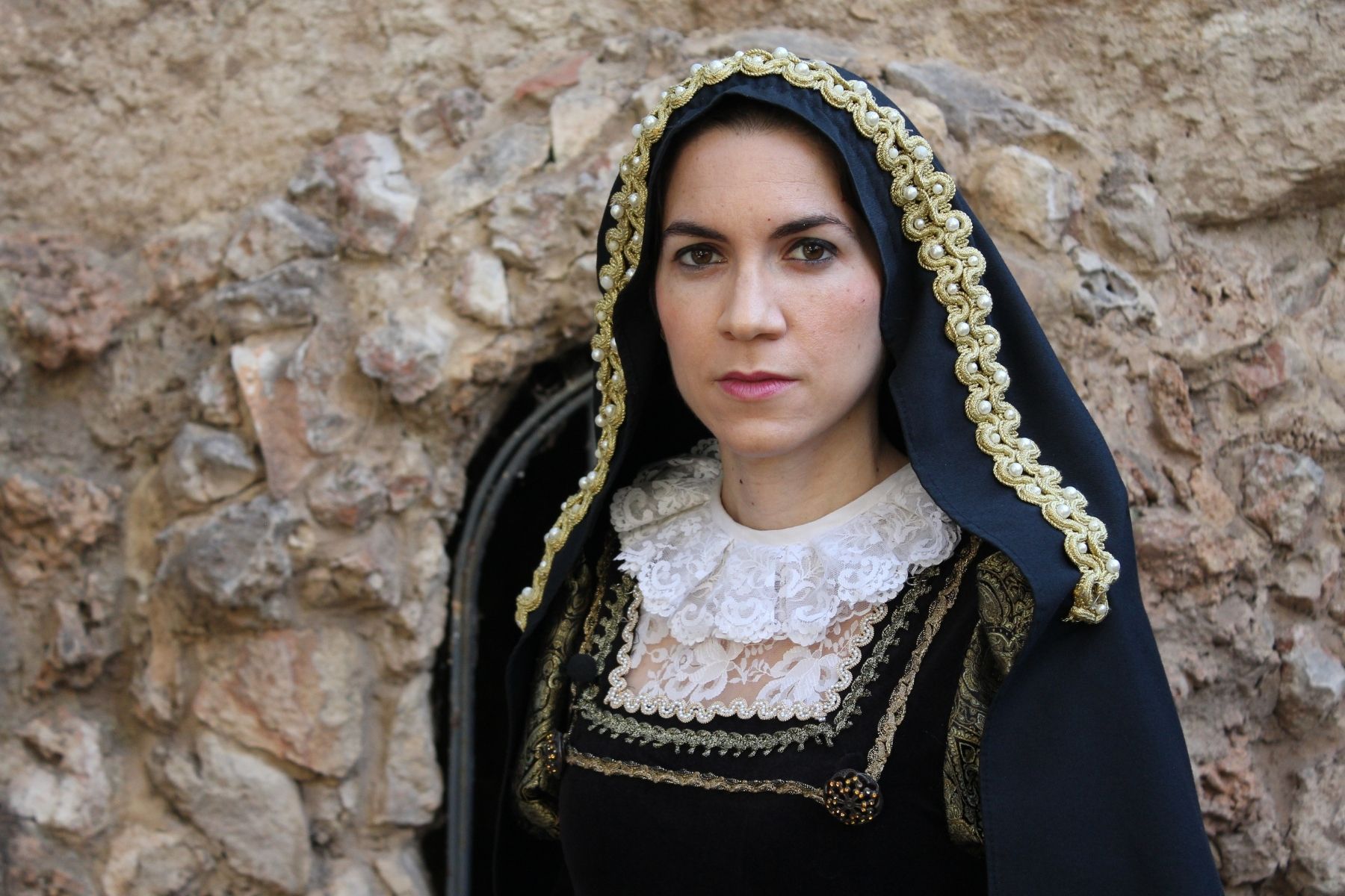 GuruWalk convierte a la reina Juana ¿la loca? en fenómeno viral