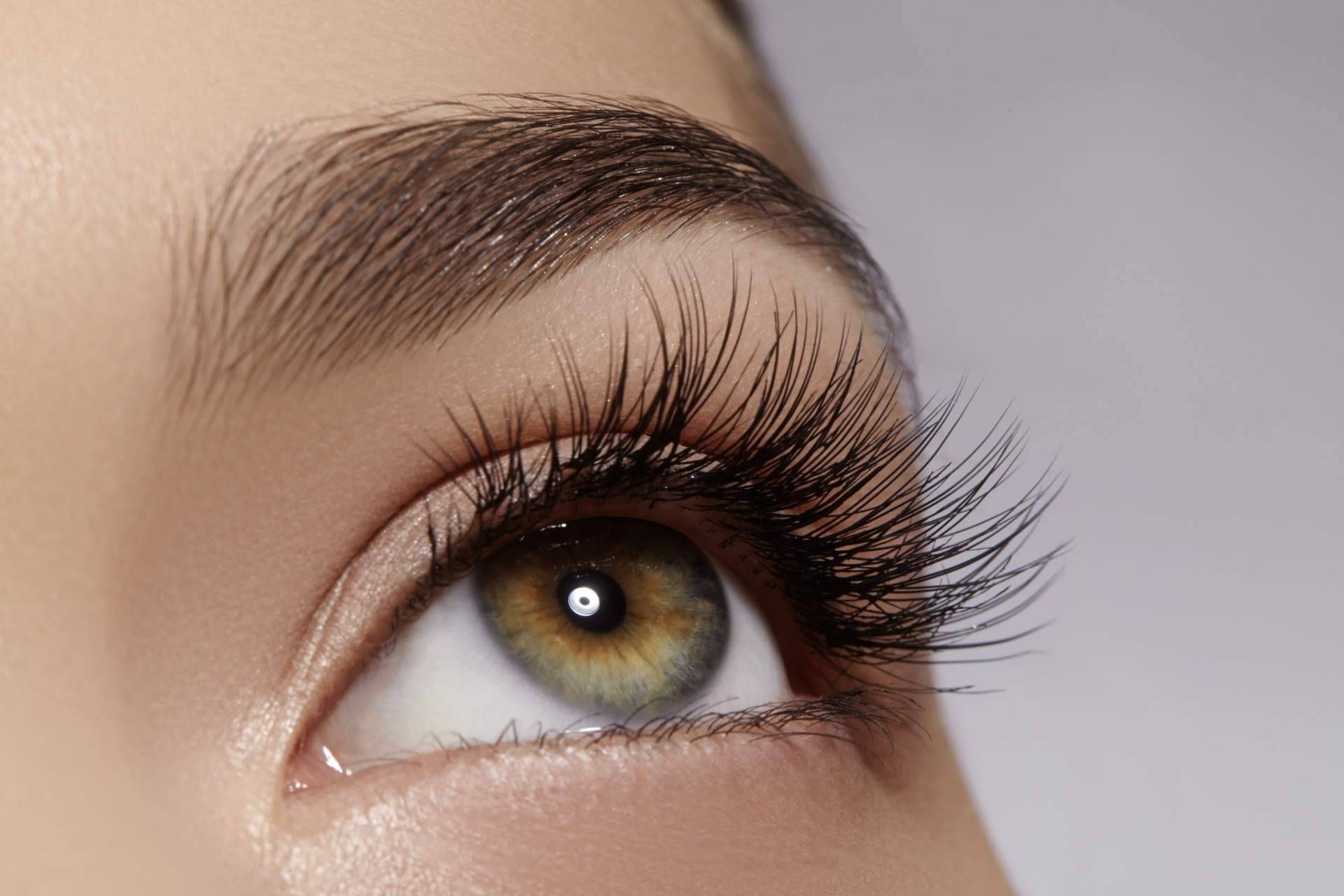Pestañas largas y naturales con el producto Wuti Eyelash