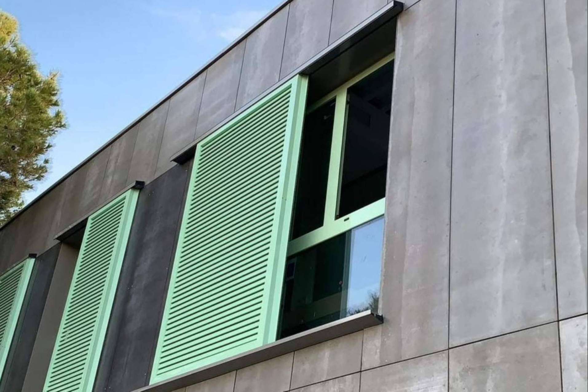 Mallorlux ofrece seguridad y elegancia con las persianas mallorquinas de aluminio