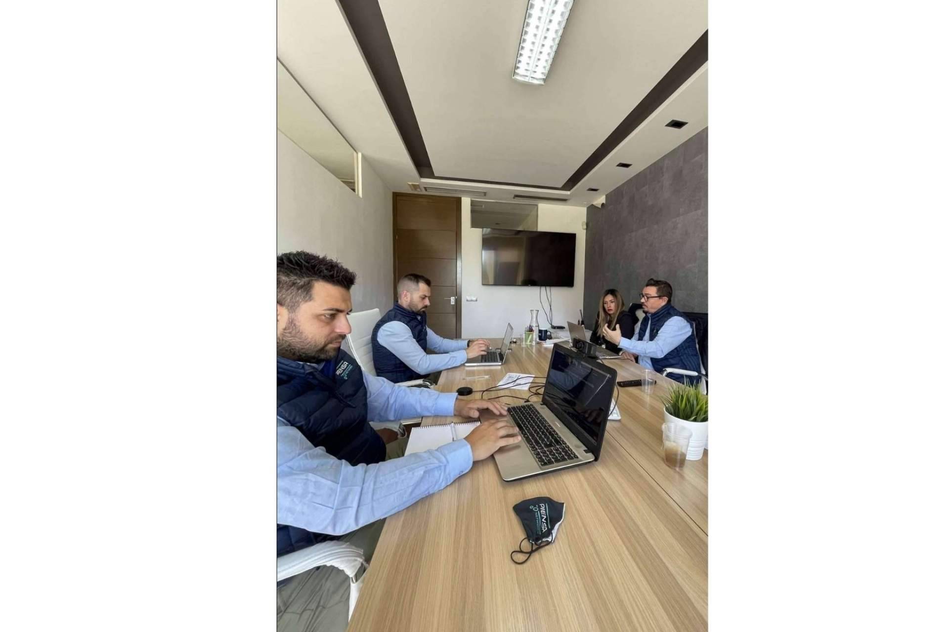 Piensa Network explica cómo ahorrar en los servicios del hogar o de la empresa