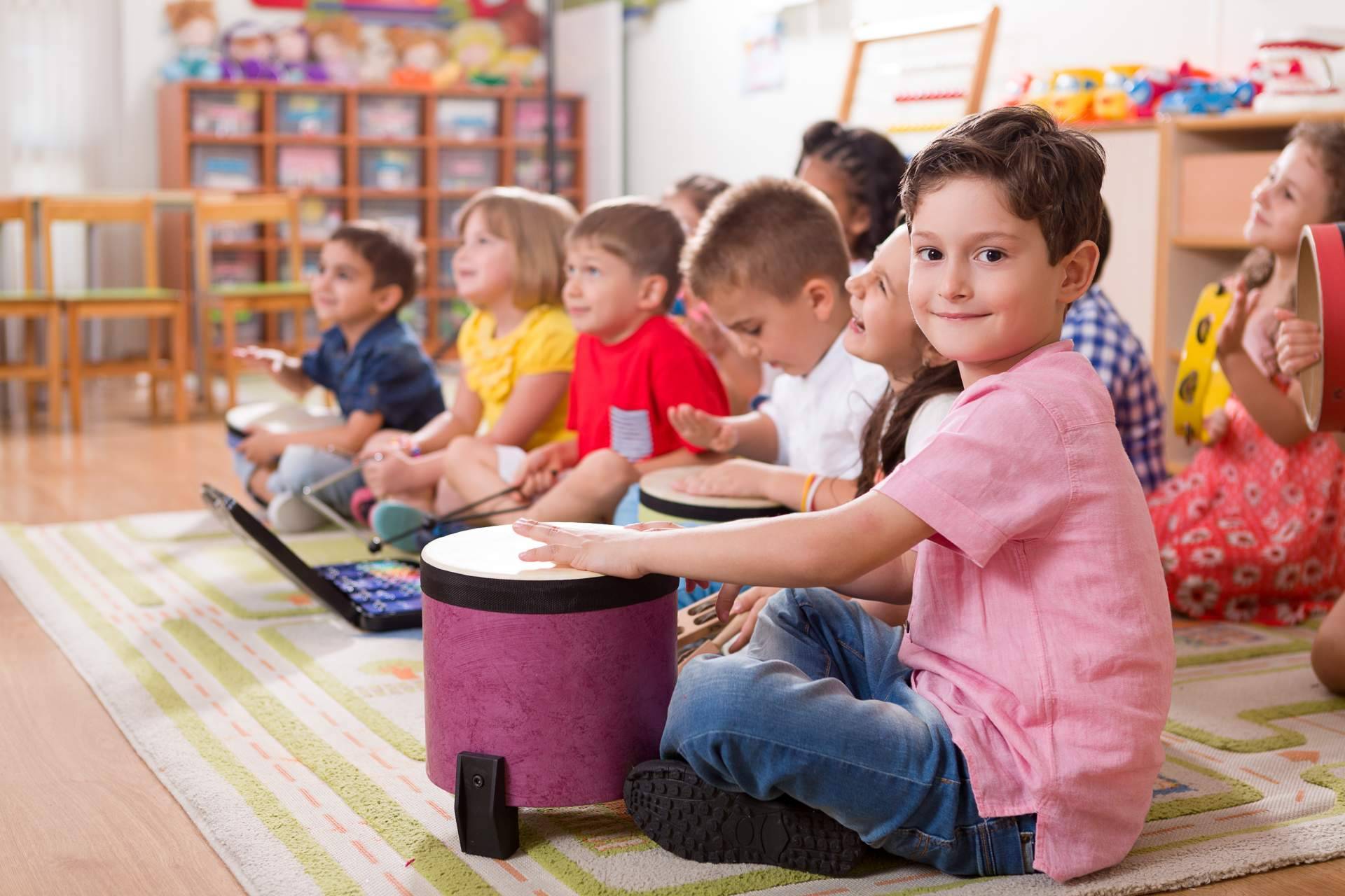 Los beneficios de la música y de la percusión en los niños