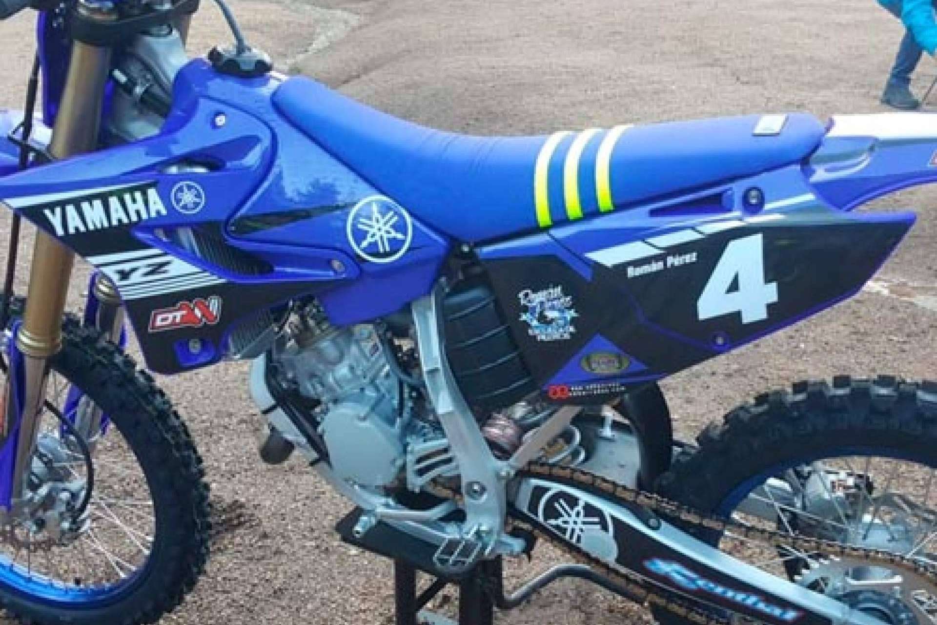ADHESIVOSEMBARRADOS vende vinilos para motos