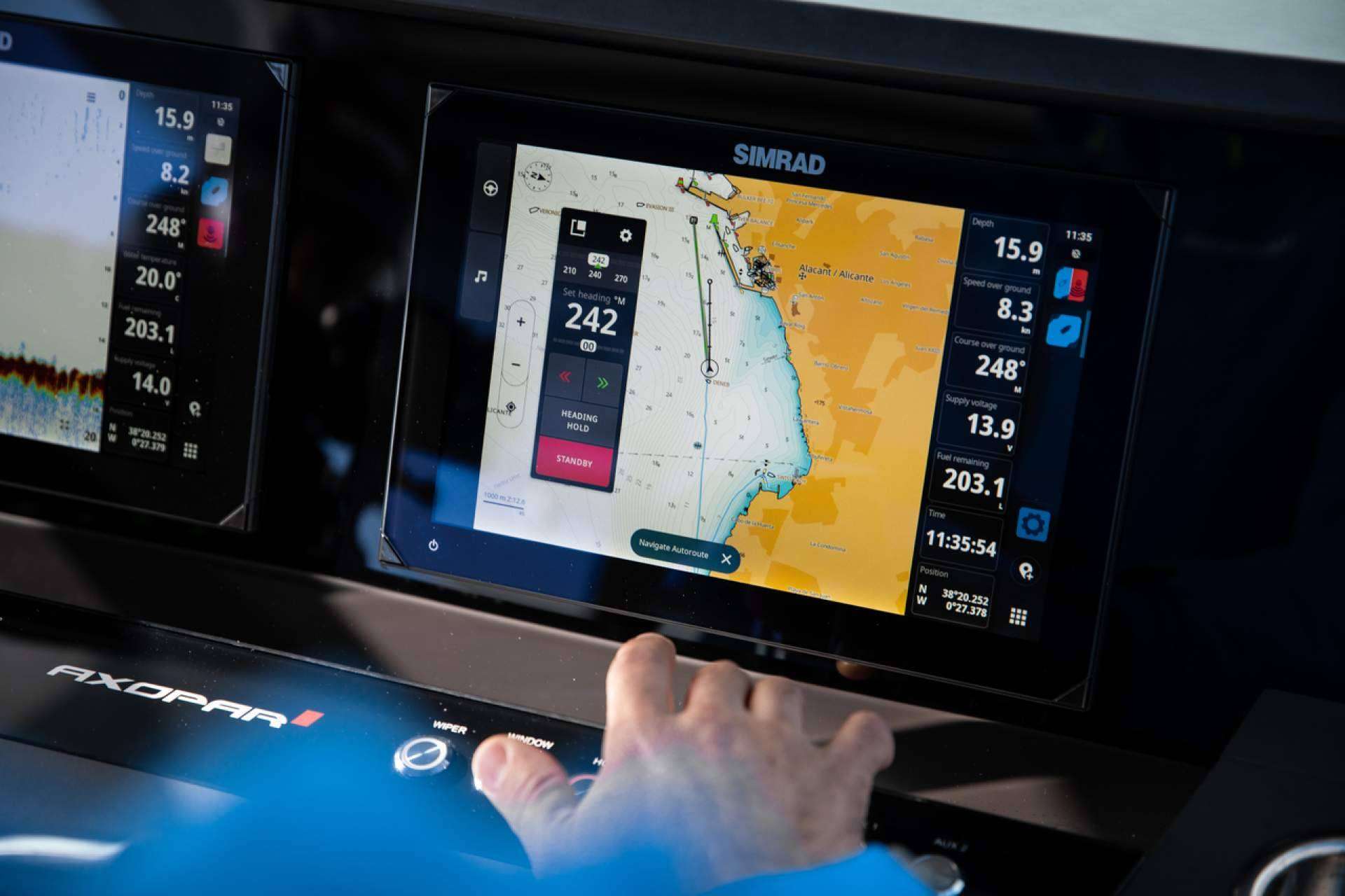 La nueva serie de sondas NSX de Simrad, disponible en Equiposnauticos.com