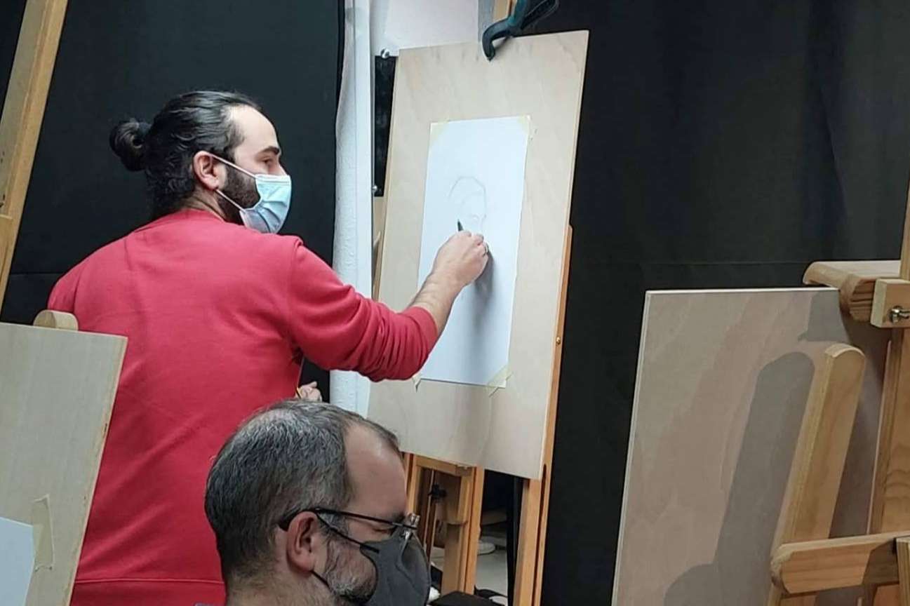 Clases de pintura y dibujo académico clásico con modelos profesionales en Estudio Ilógico