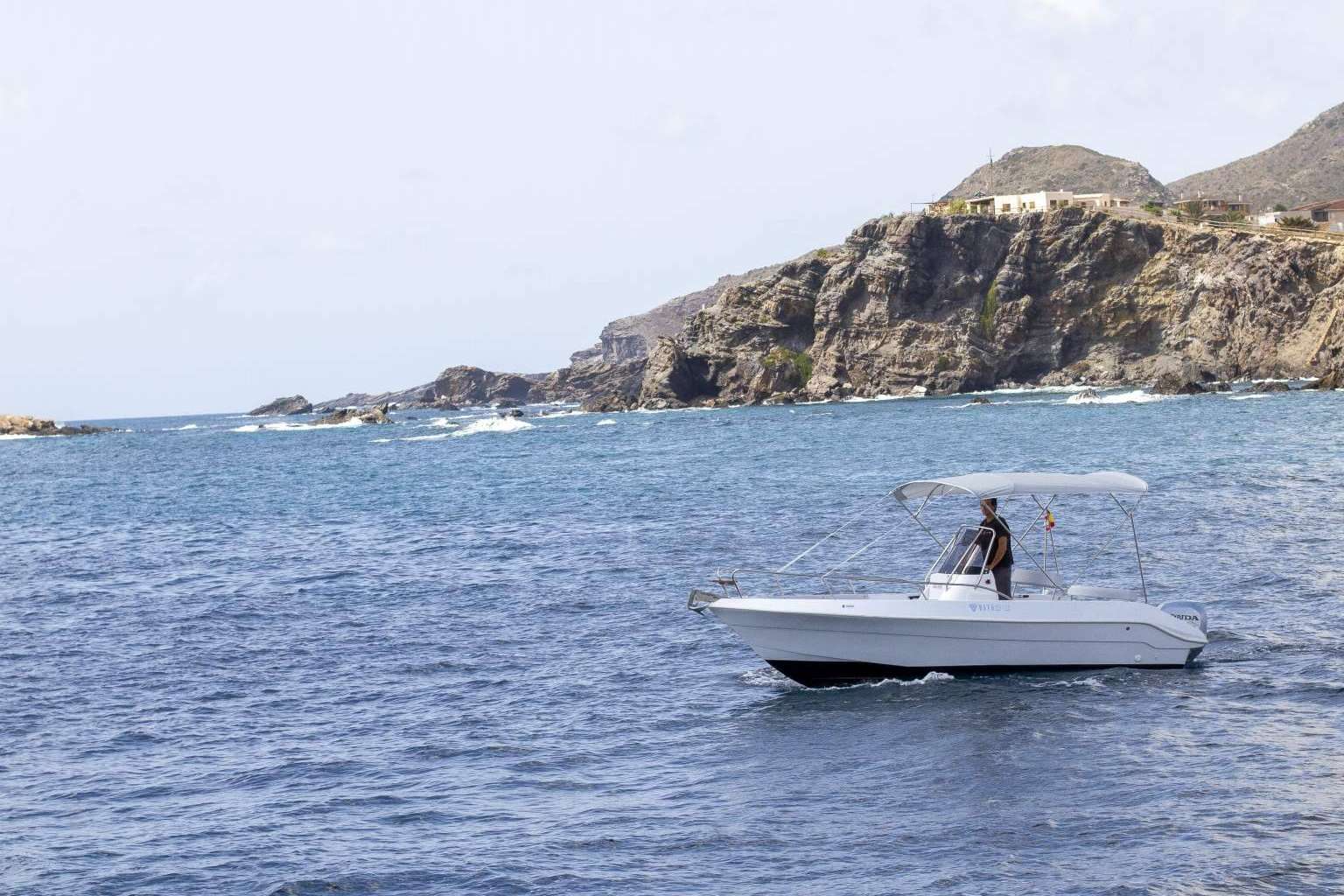 Vita Marine expone las principales ventajas de comprar una embarcación de pequeña o mediana eslora