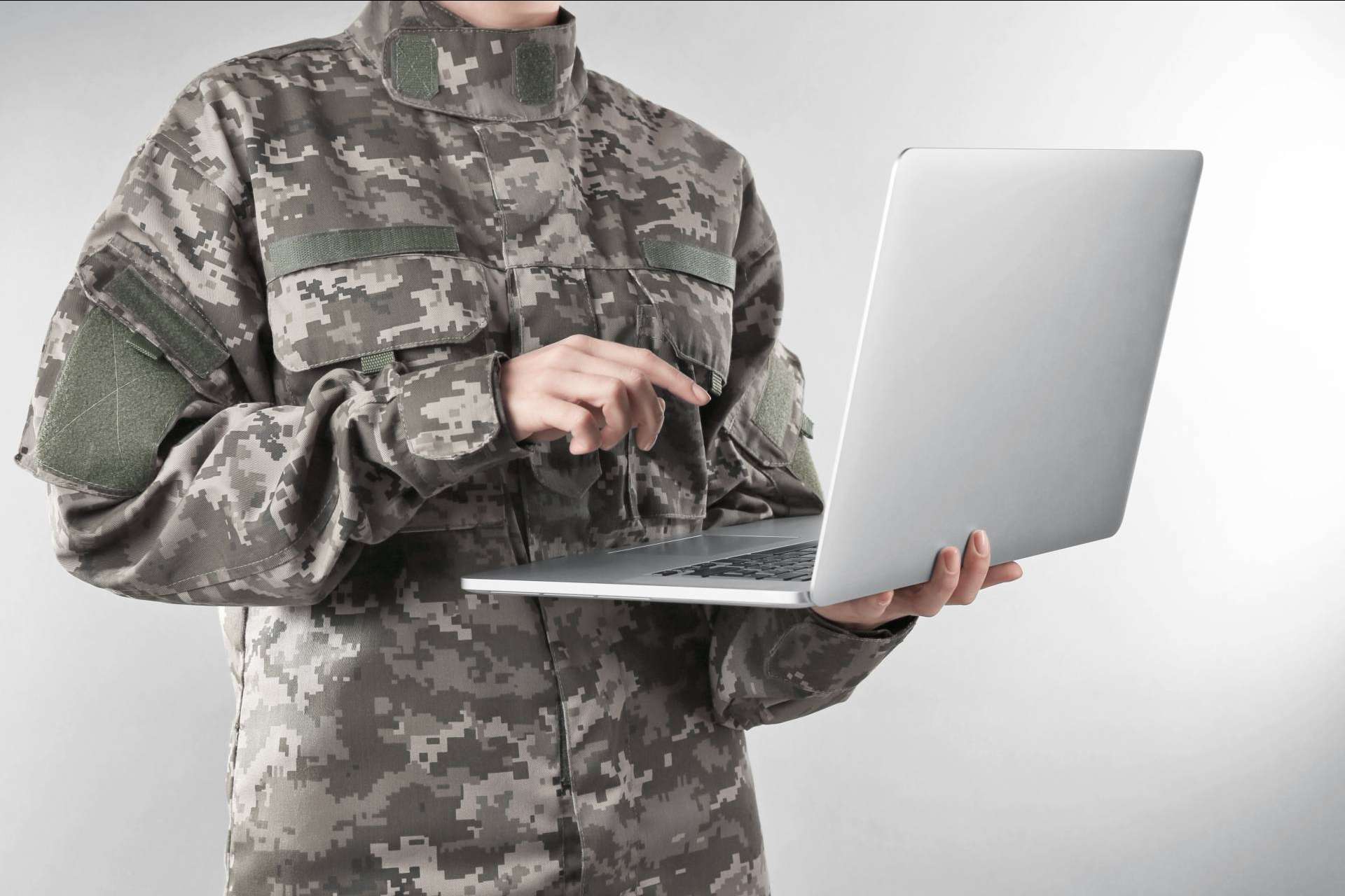 ¿Cómo convalidar el SLP de inglés en las Fuerzas Armadas?, por Varona’s Institute