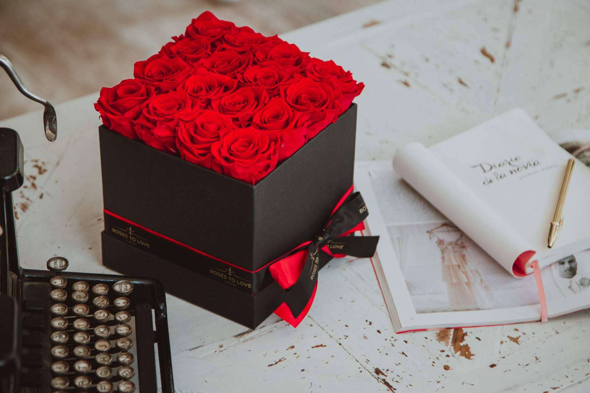 ROSES TO LOVE dispone de rosas preservadas para decorar eventos, comuniones y bodas