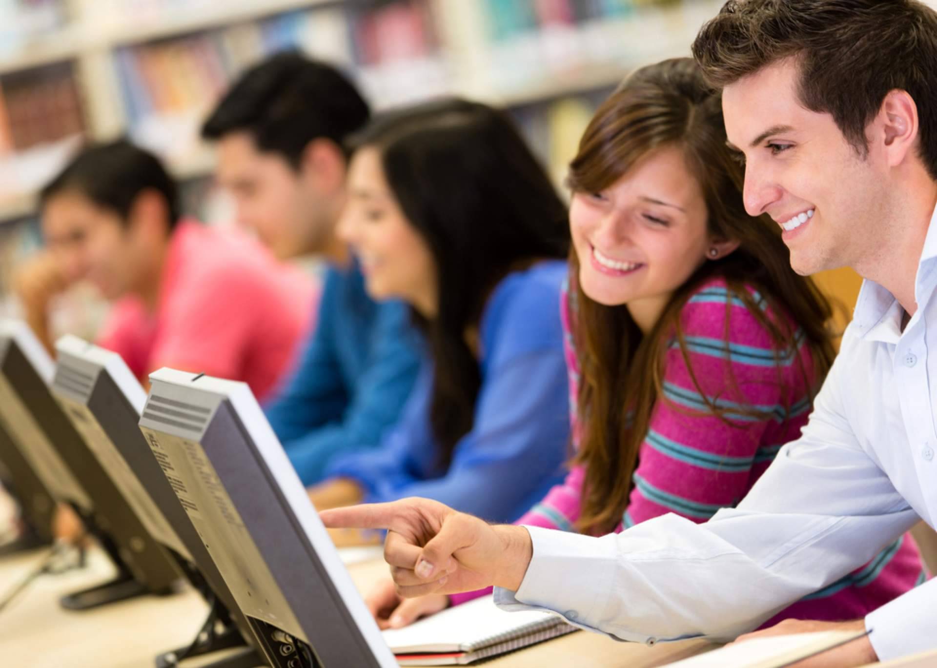 Para superar la prueba teórica del permiso de conducir, Autoescuela 2000 ofrece trucos