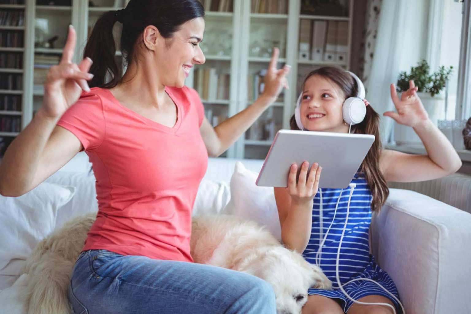 ¿De qué forma ejercitar el cuerpo con diferentes estilos de baile para estar en forma desde casa?