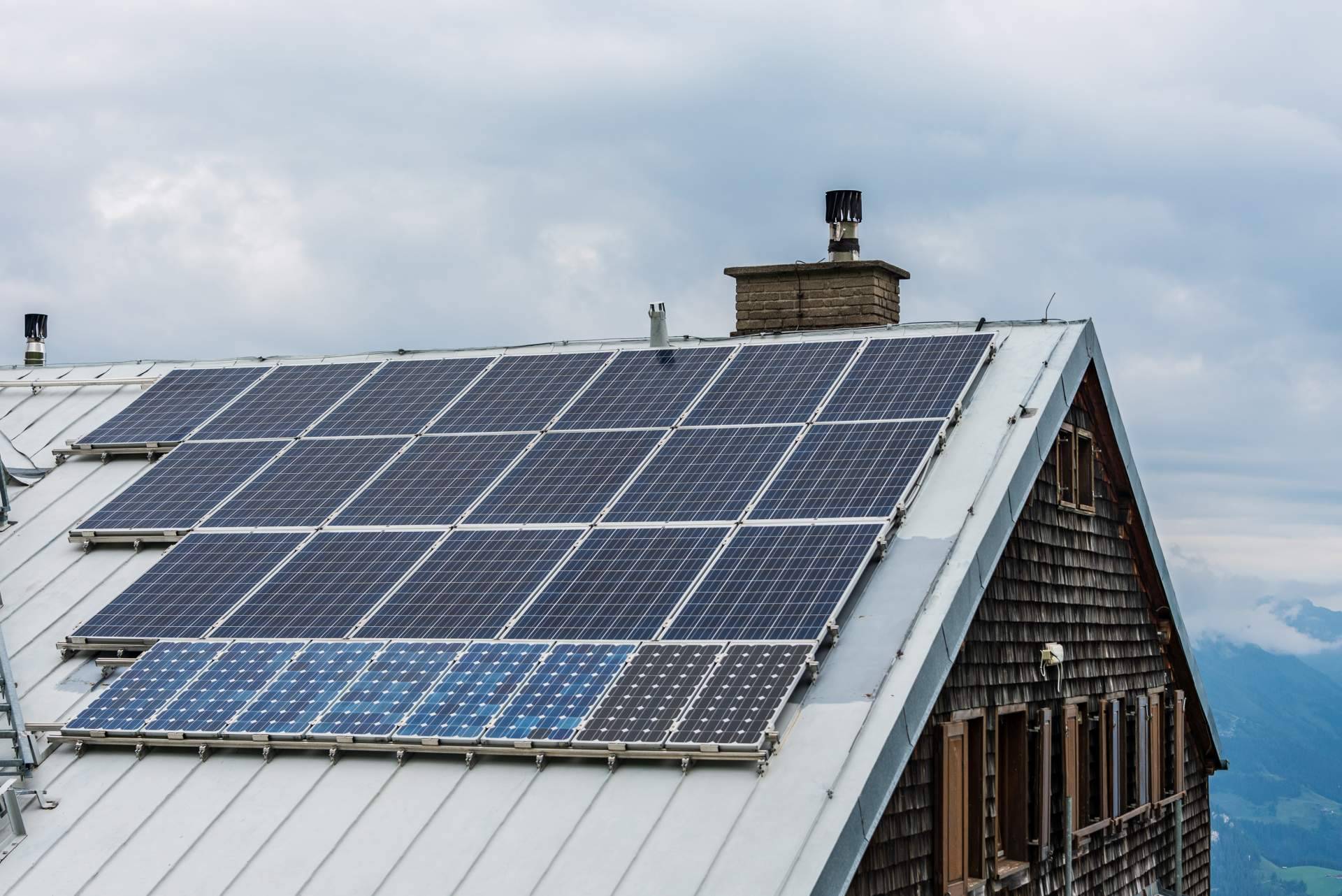 La sustitución de los paneles solares térmicos por instalaciones fotovoltaicas para autoconsumo, por Grupo Alisios