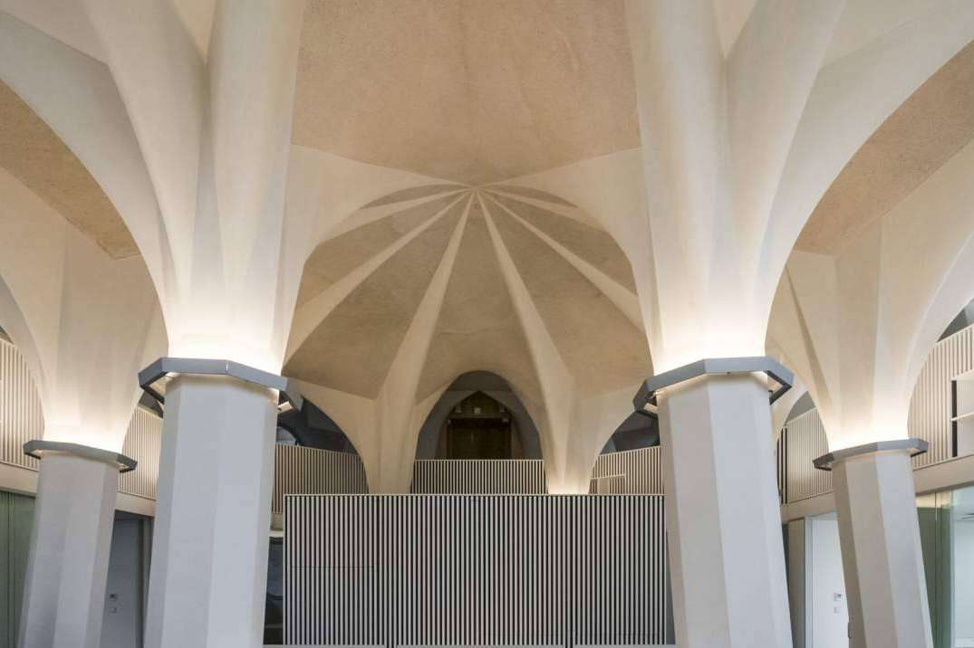 Las lámparas fabricadas a medida para grandes proyectos como la Sagrada Familia, por Insolit