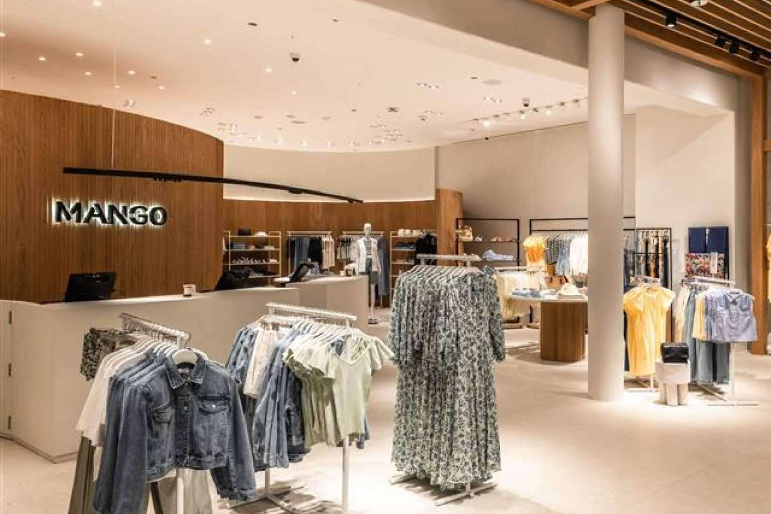 Insolit deja su huella en la nueva flagship store de Mango en Berlín