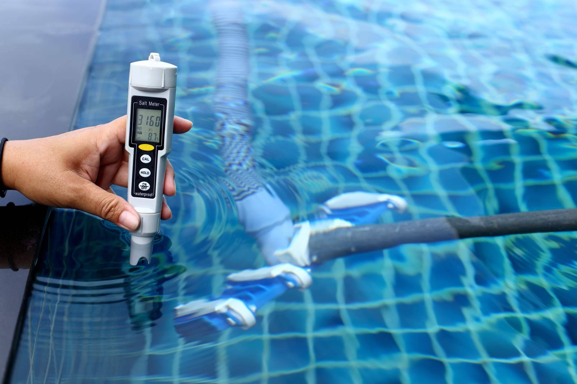 Para mantener el agua, se puede encontrar un filtro de piscina y sistemas en Swimhome