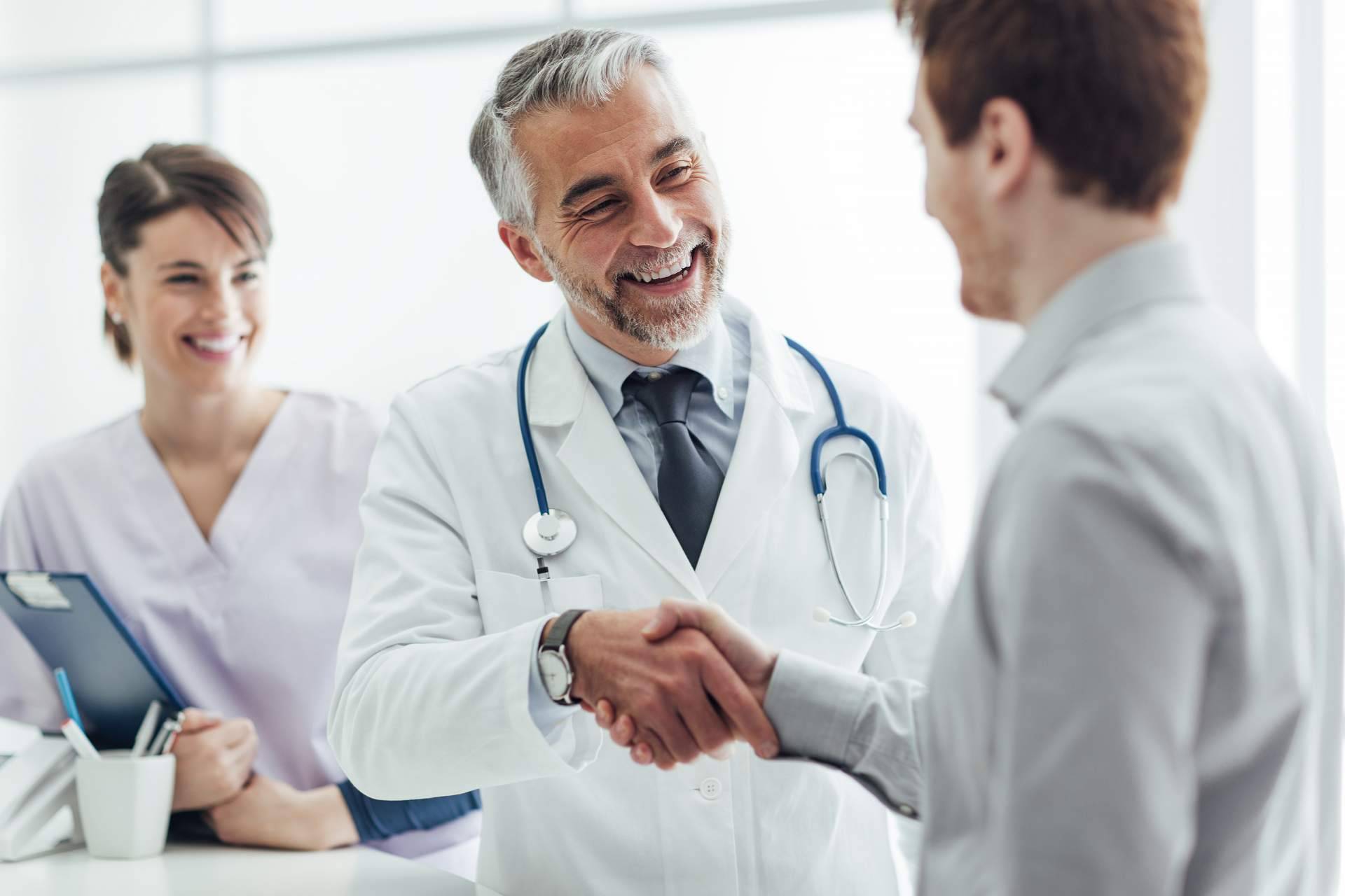 Alquiler de despachos médicos por horas equipados para cada especialidad con Bufet Mèdic