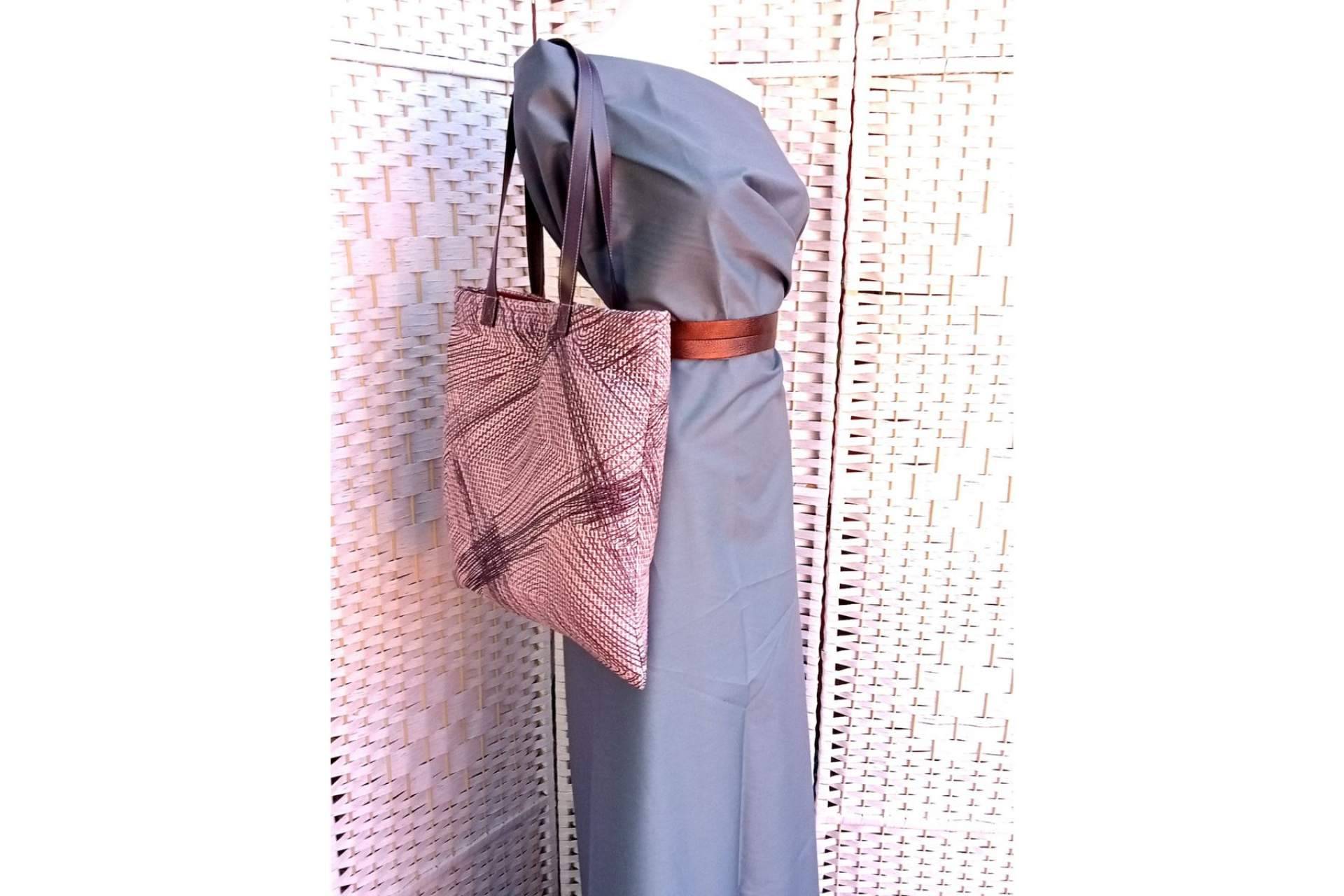 Inirt Atelier realiza trabajos artesanales con piezas cruelty free