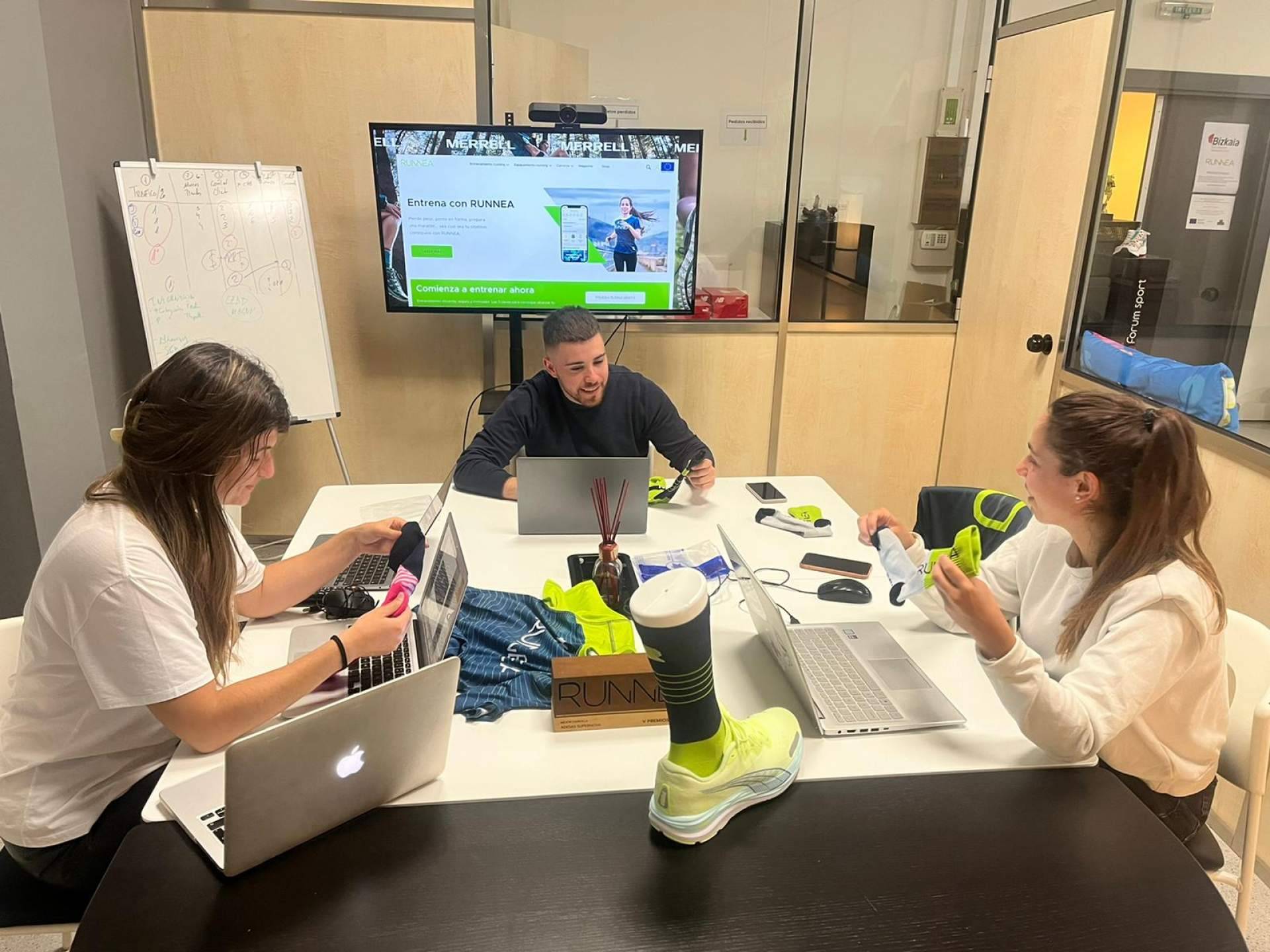 HappyTraining y Runnea realizan un acuerdo para crear los calcetines perfectos para runners