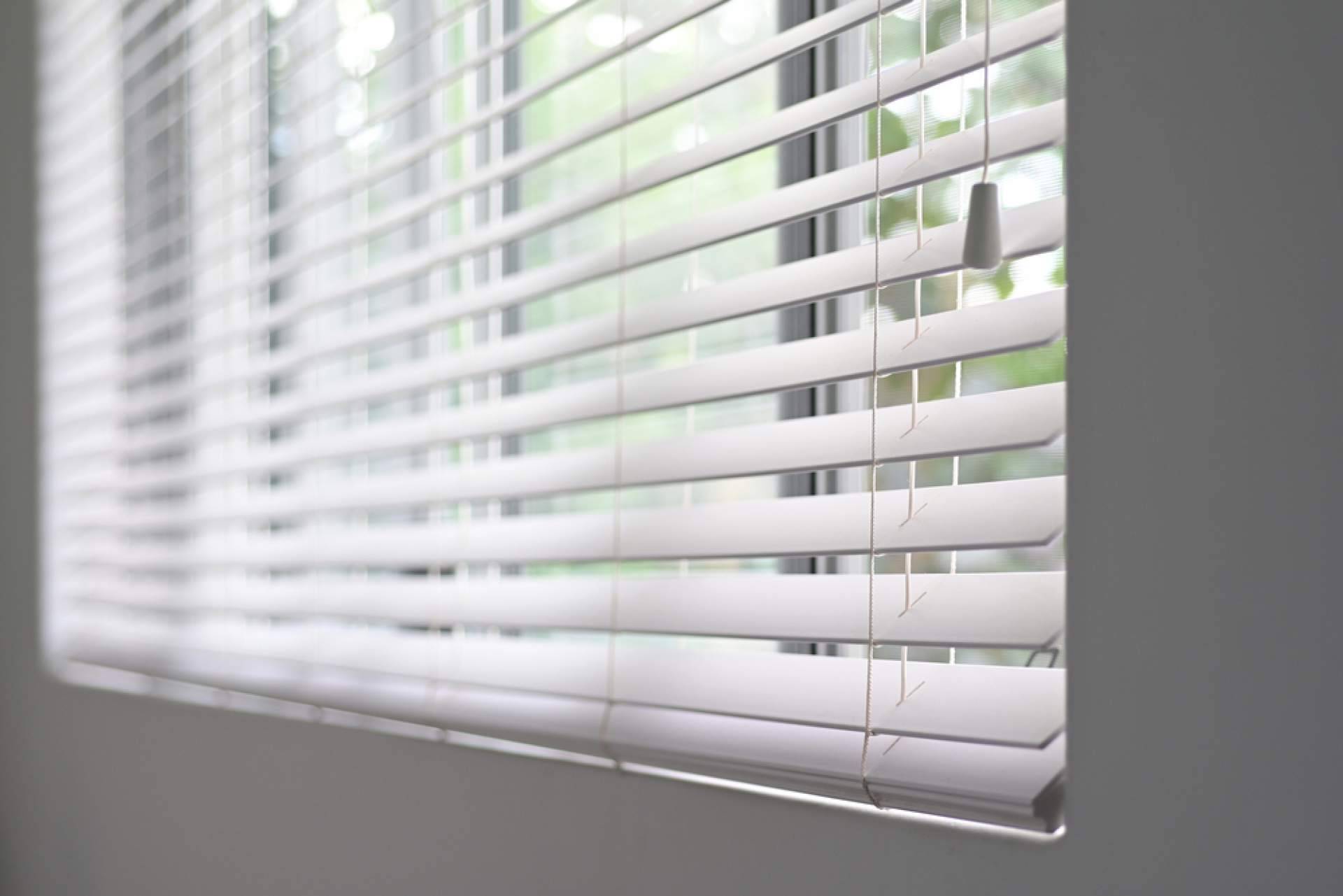 Luxury Poroject y su amplio catálogo de cortinas venecianas para proteger el interior de las casas
