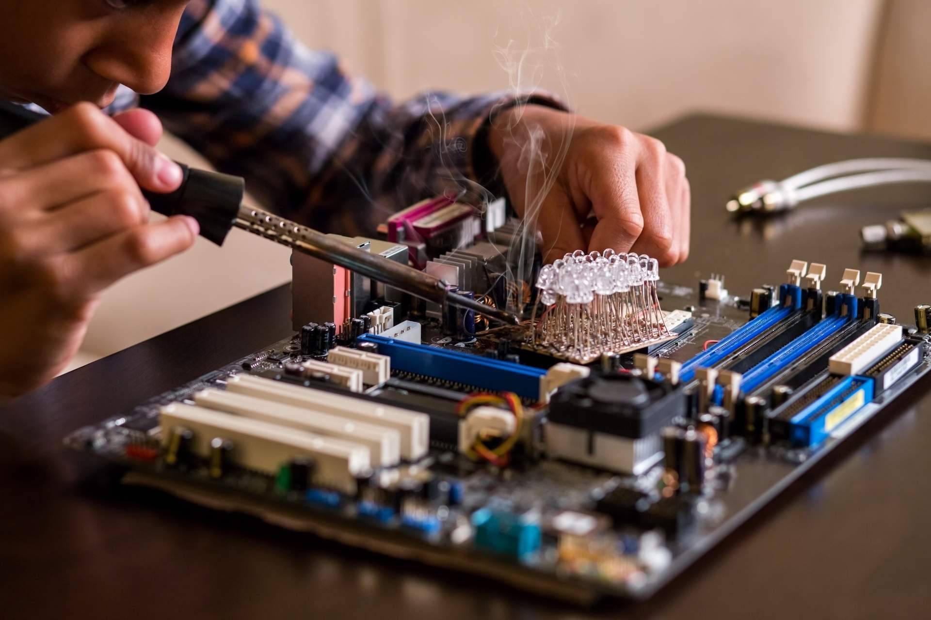 ¿Dónde llevar a cabo una reparación de placa base de portátiles? Reparar Ordenadores
